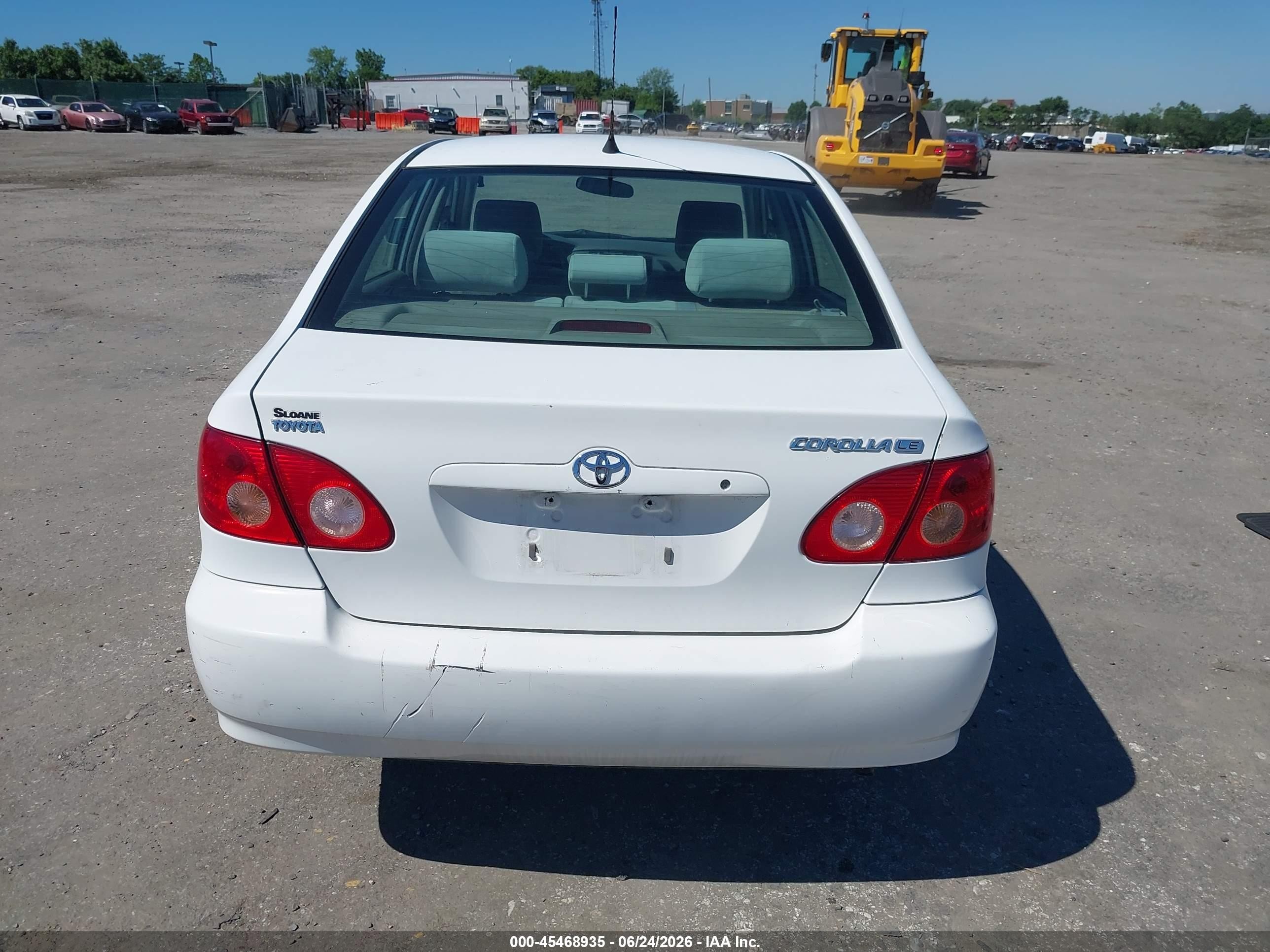2008 Toyota Corolla Le White vin: 2T1BR32E58C912228