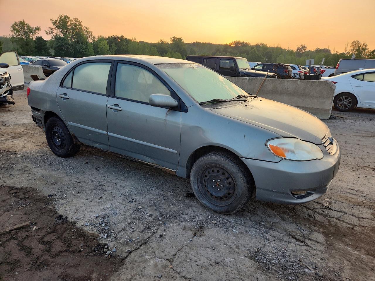 2003 Toyota Corolla Le Gray vin: 2T1BR32E63C160175