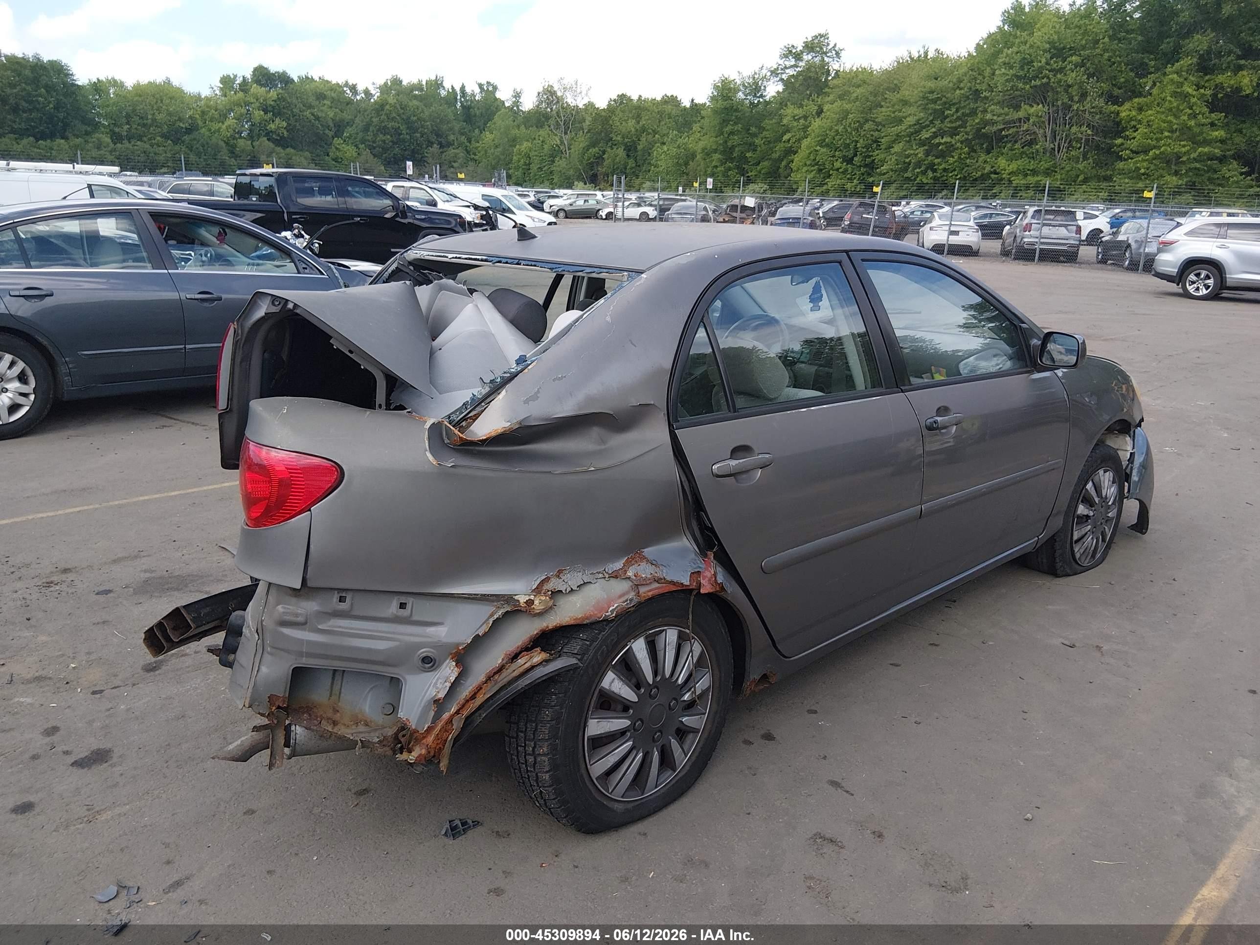 2004 Toyota Corolla Le Gray vin: 2T1BR32E64C170366