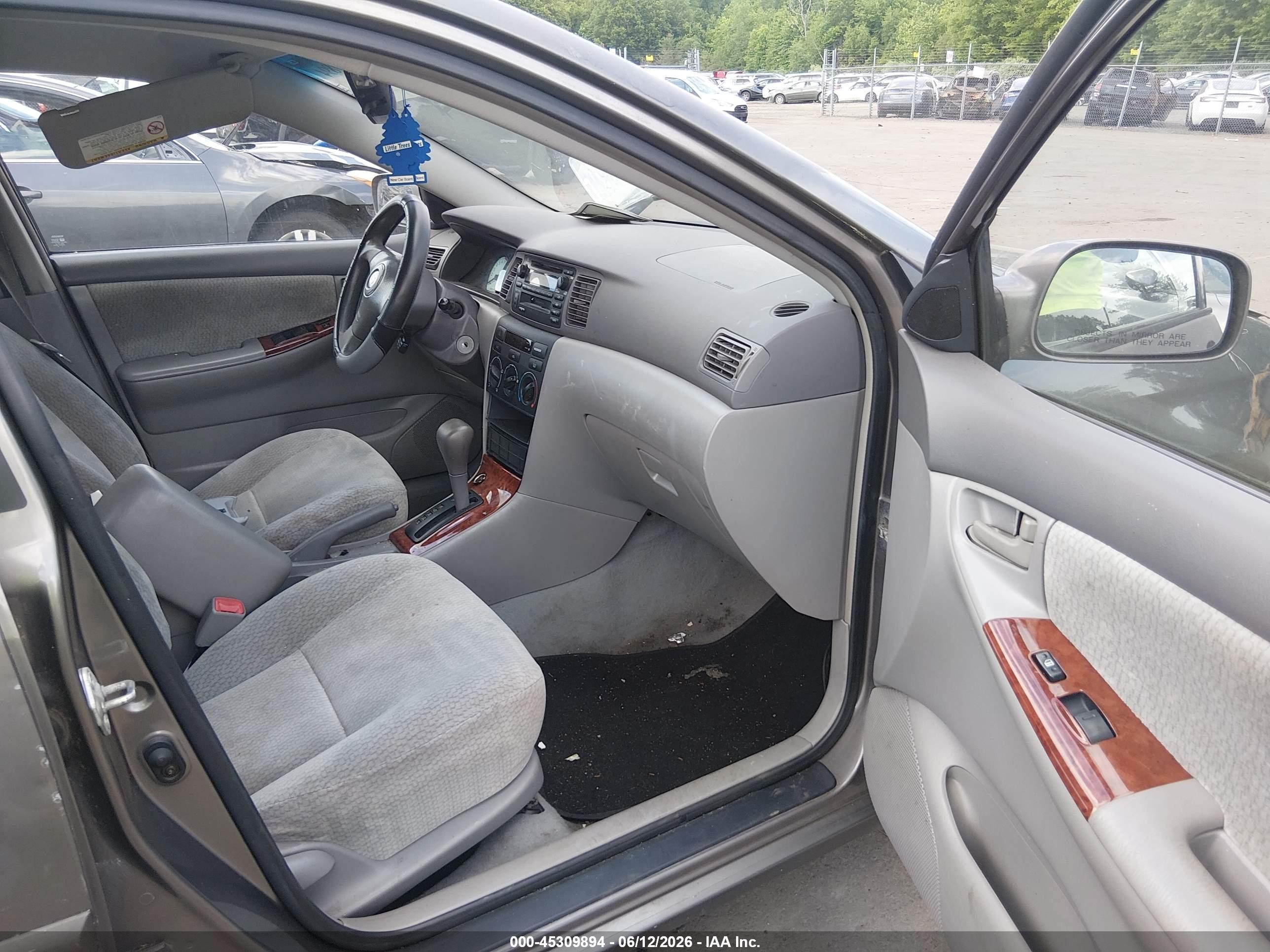 2004 Toyota Corolla Le Gray vin: 2T1BR32E64C170366