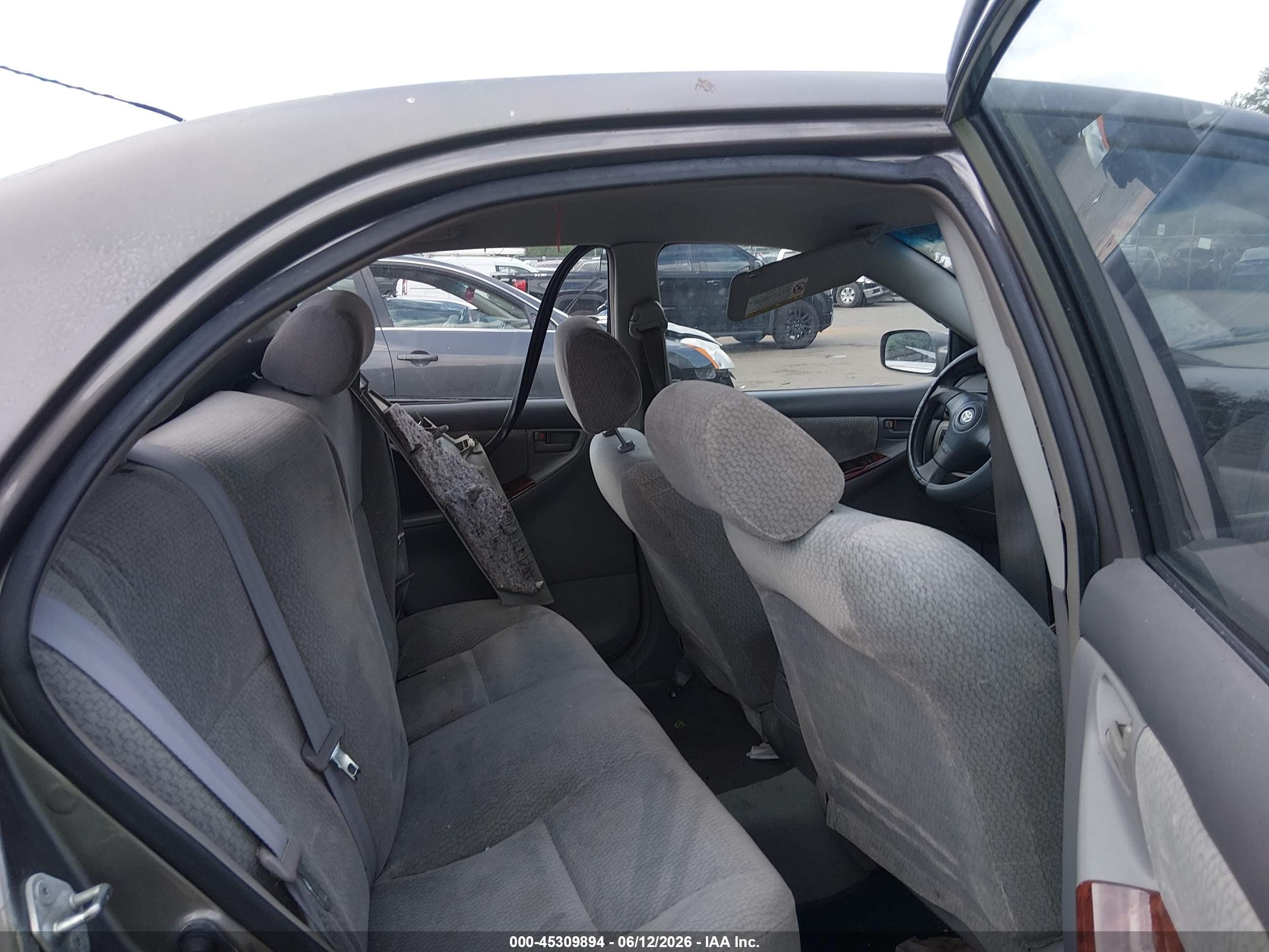 2004 Toyota Corolla Le Gray vin: 2T1BR32E64C170366
