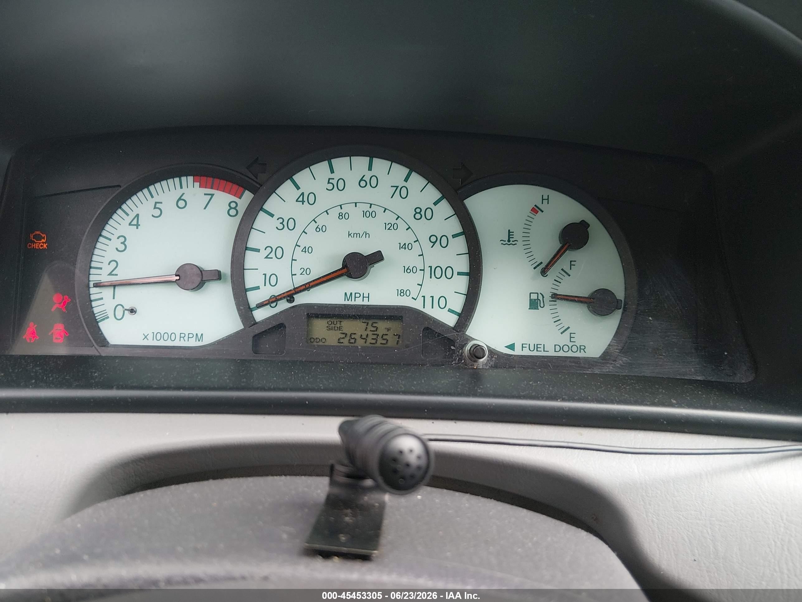 2004 Toyota Corolla Le Silver vin: 2T1BR32E64C234874