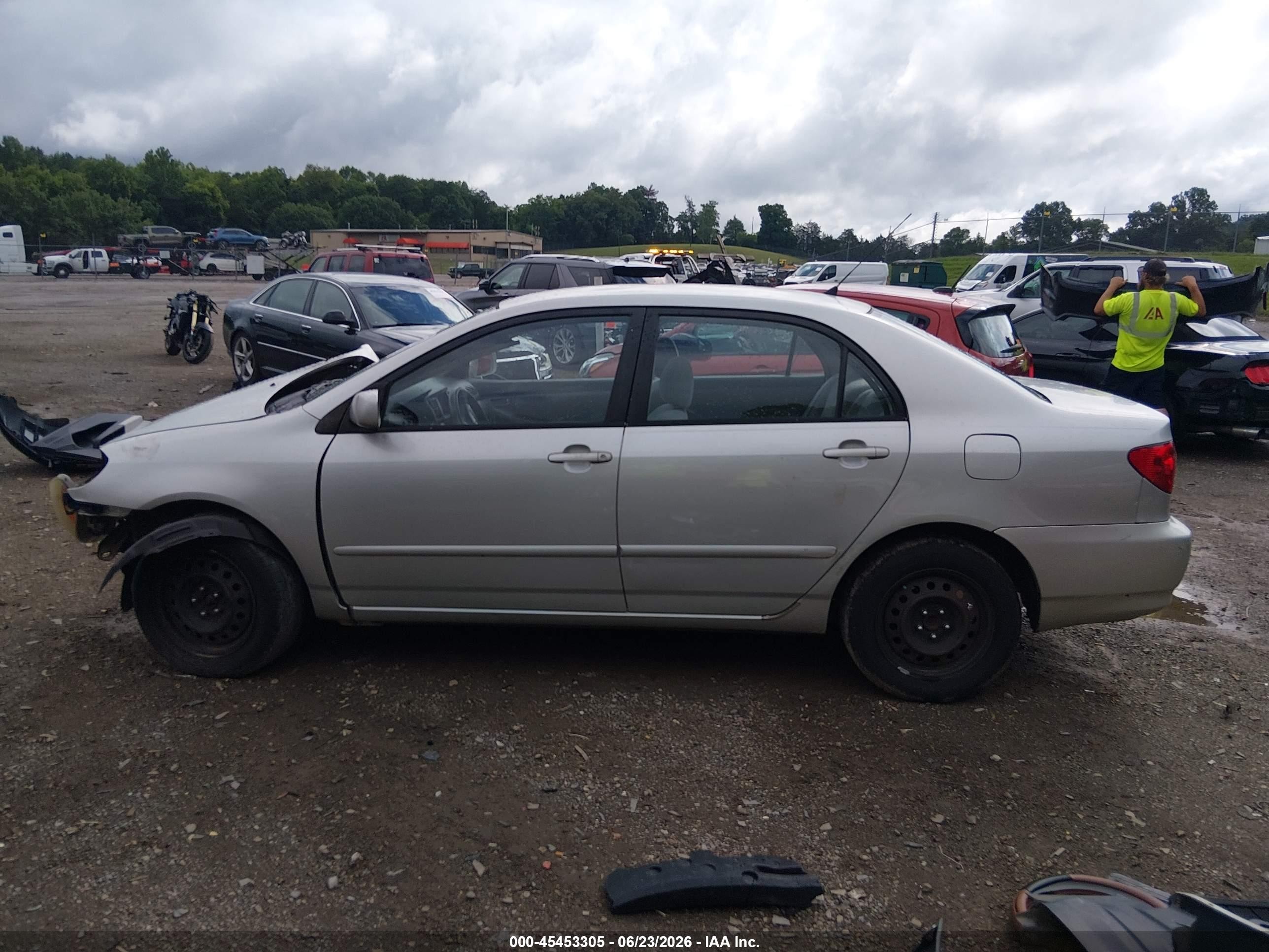 2004 Toyota Corolla Le Silver vin: 2T1BR32E64C234874