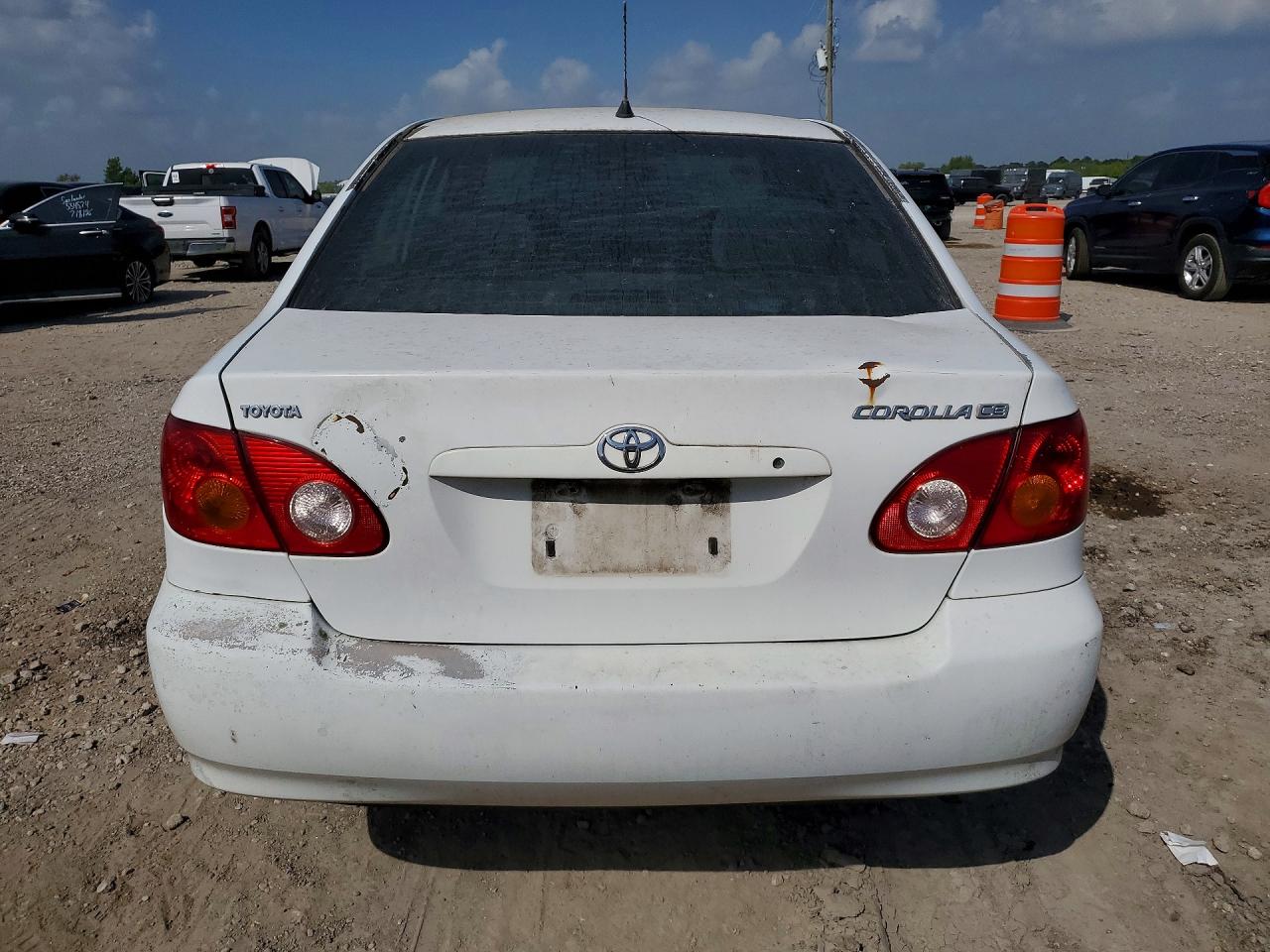 2004 Toyota Corolla Ce White vin: 2T1BR32E64C256504