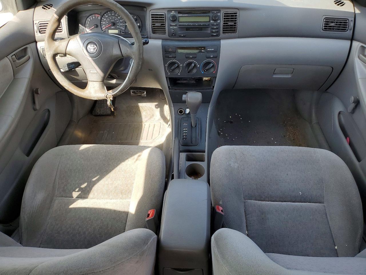 2004 Toyota Corolla Ce White vin: 2T1BR32E64C256504