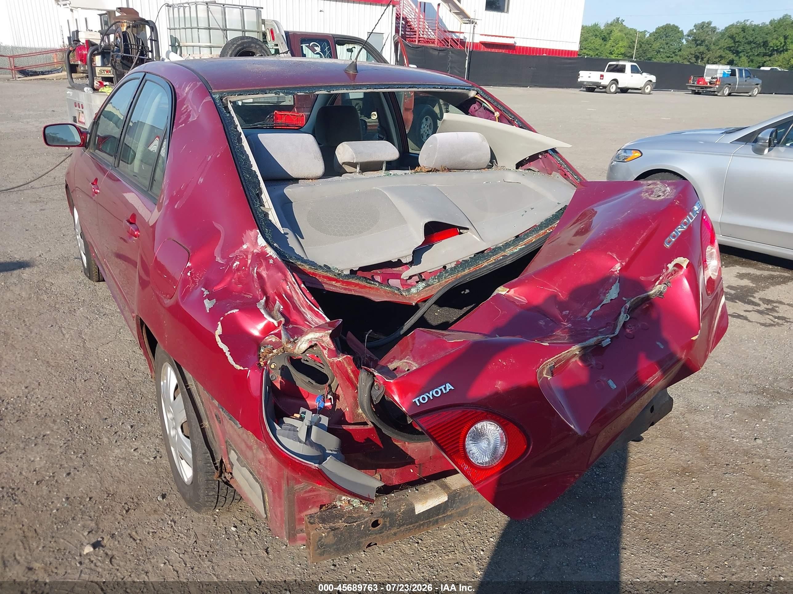 2005 Toyota Corolla Le Red vin: 2T1BR32E65C371184