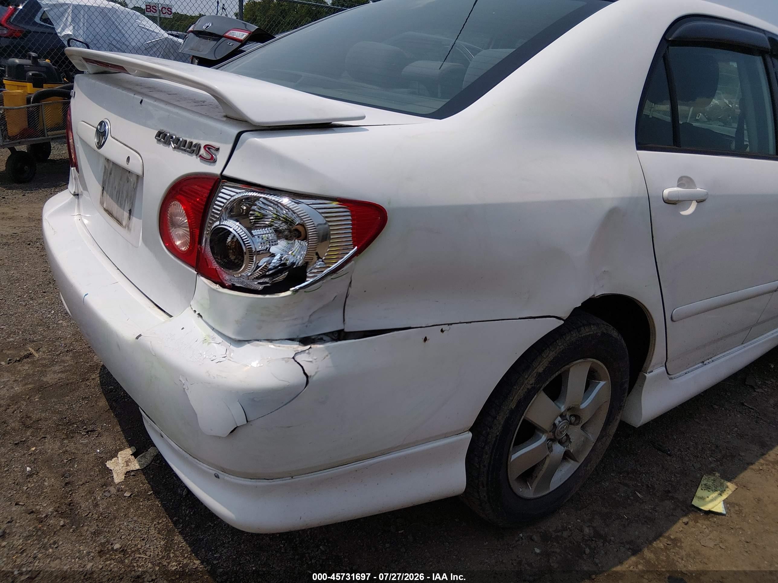 2005 Toyota Corolla S White vin: 2T1BR32E65C403888