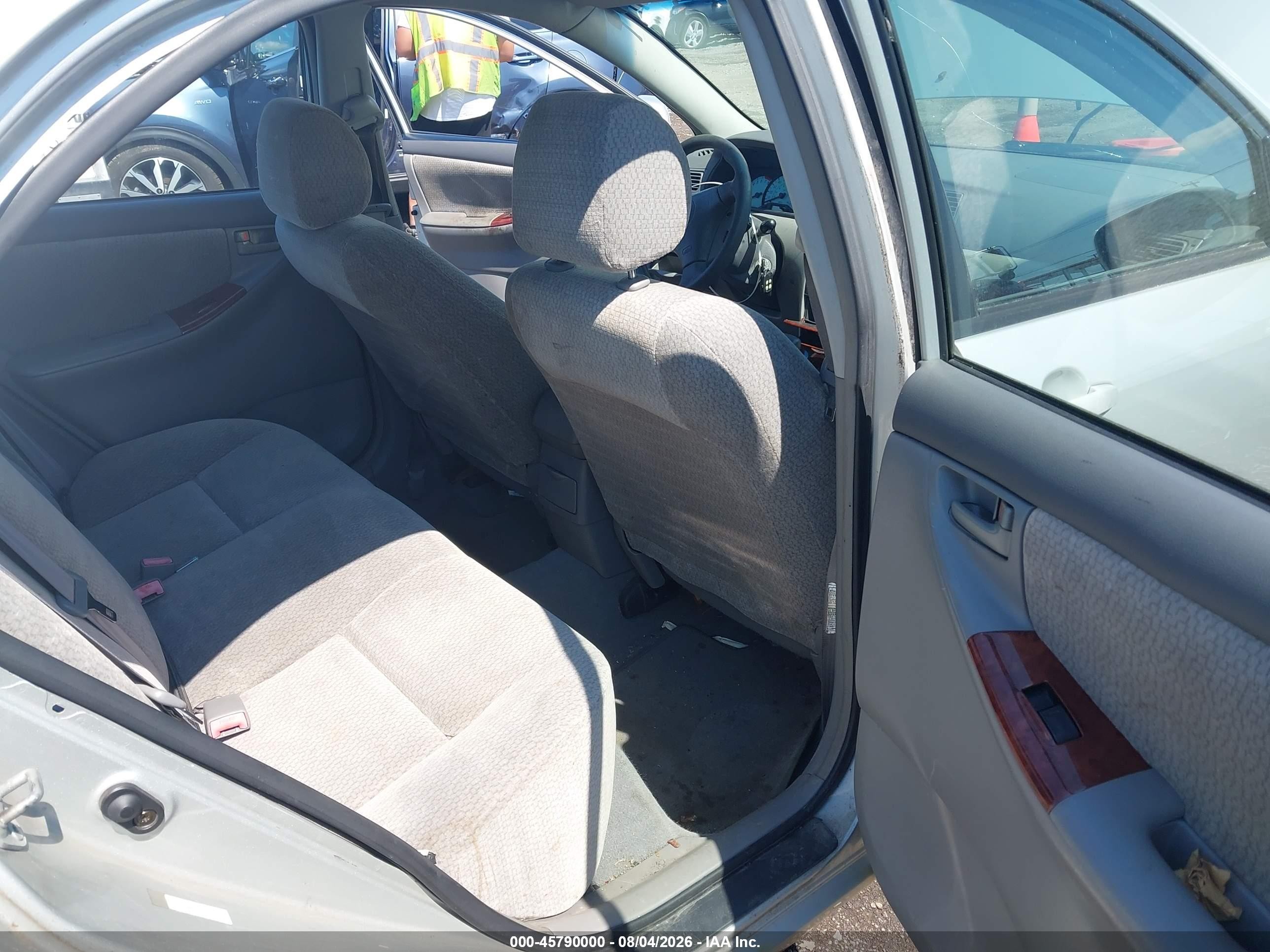 2003 Toyota Corolla Le Silver vin: 2T1BR32E73C065558