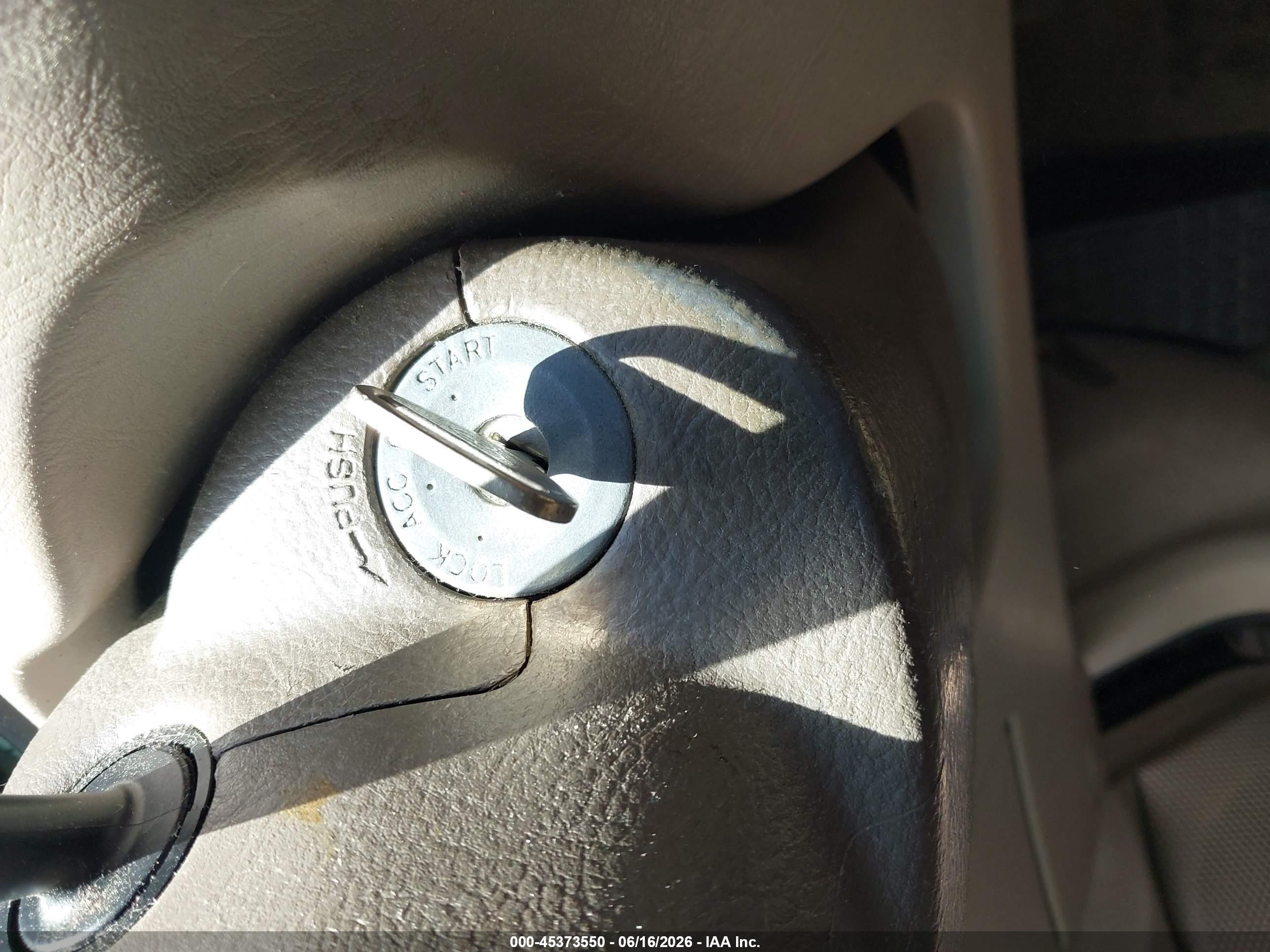 2004 Toyota Corolla Le Gray vin: 2T1BR32E74C193350