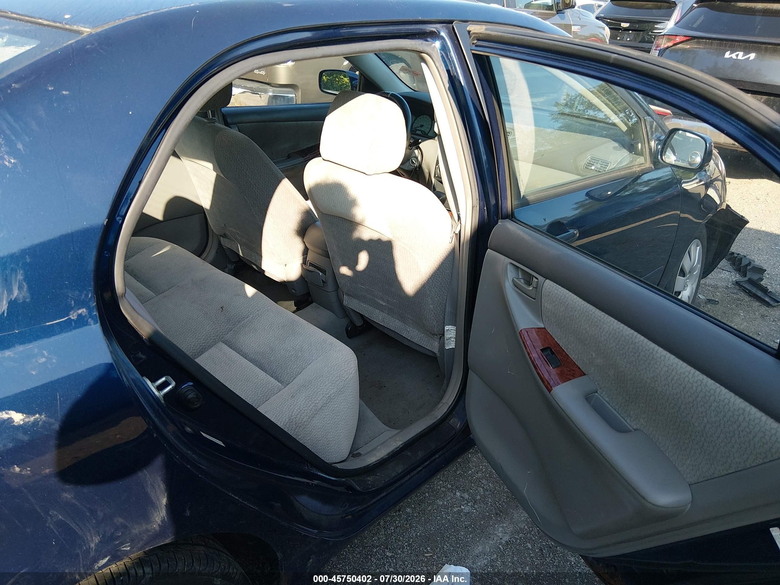 2004 Toyota Corolla Le Blue vin: 2T1BR32E74C198080