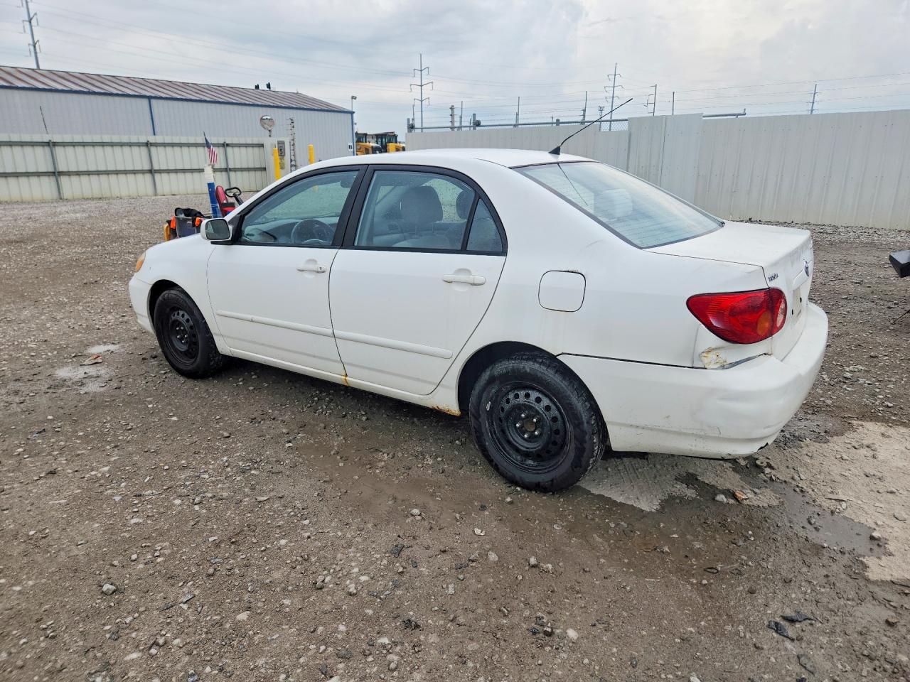 2004 Toyota Corolla Le White vin: 2T1BR32E74C227254