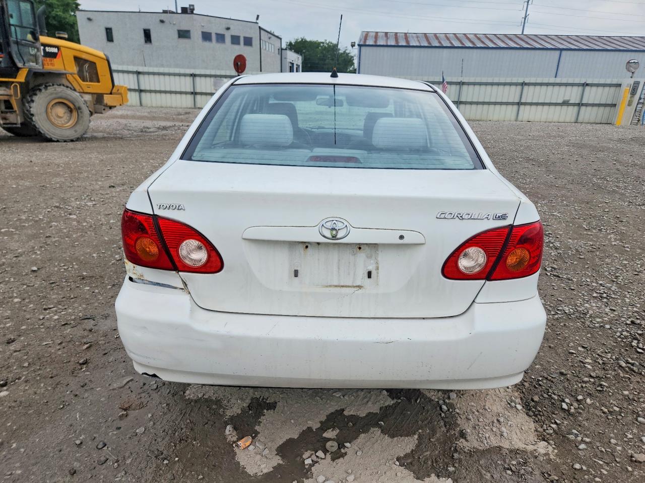 2004 Toyota Corolla Le White vin: 2T1BR32E74C227254