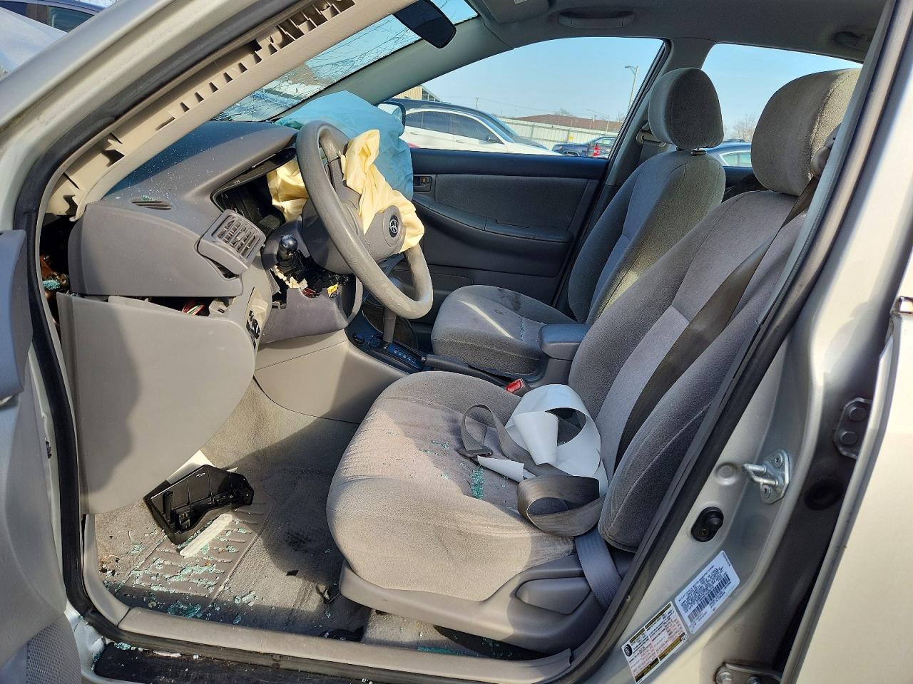 2004 Toyota Corolla Ce Silver vin: 2T1BR32E74C298115