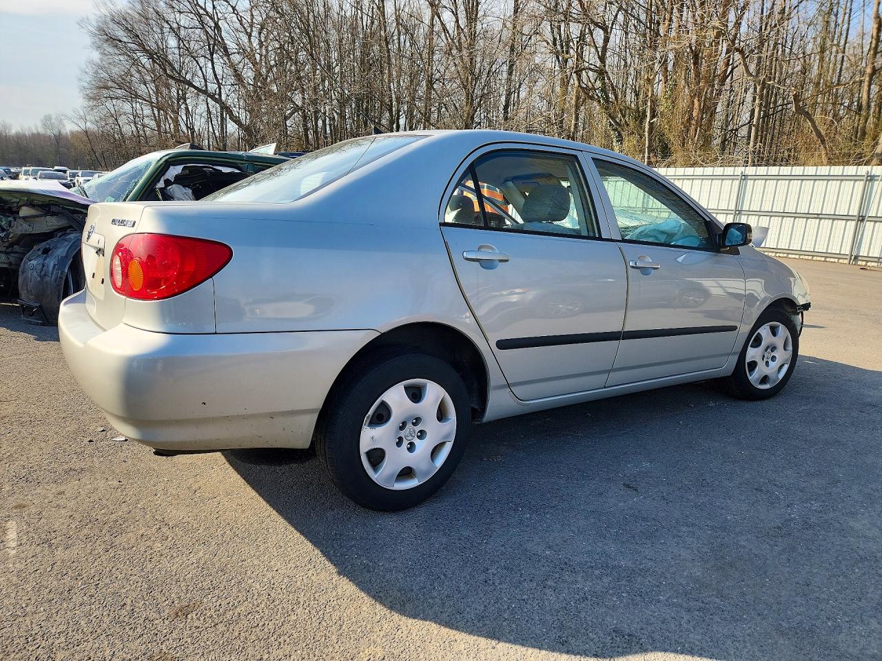 2004 Toyota Corolla Ce Silver vin: 2T1BR32E74C298115