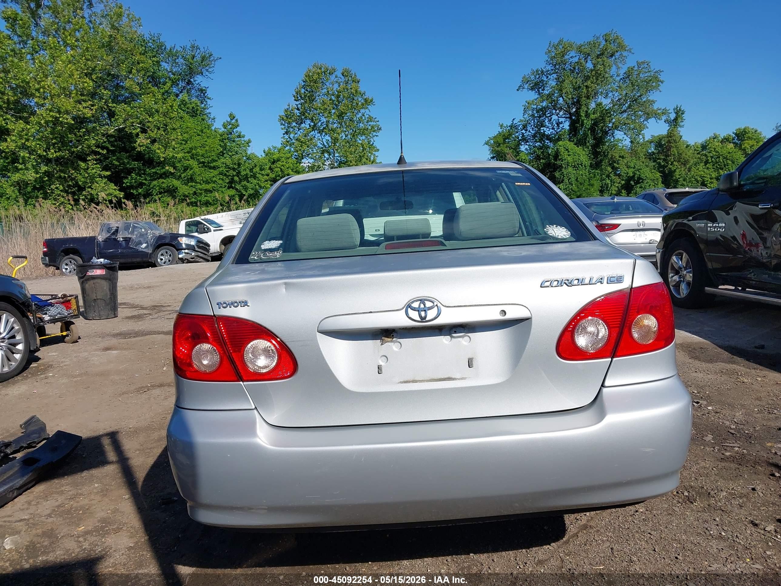 2005 Toyota Corolla Ce Silver vin: 2T1BR32E75C332118