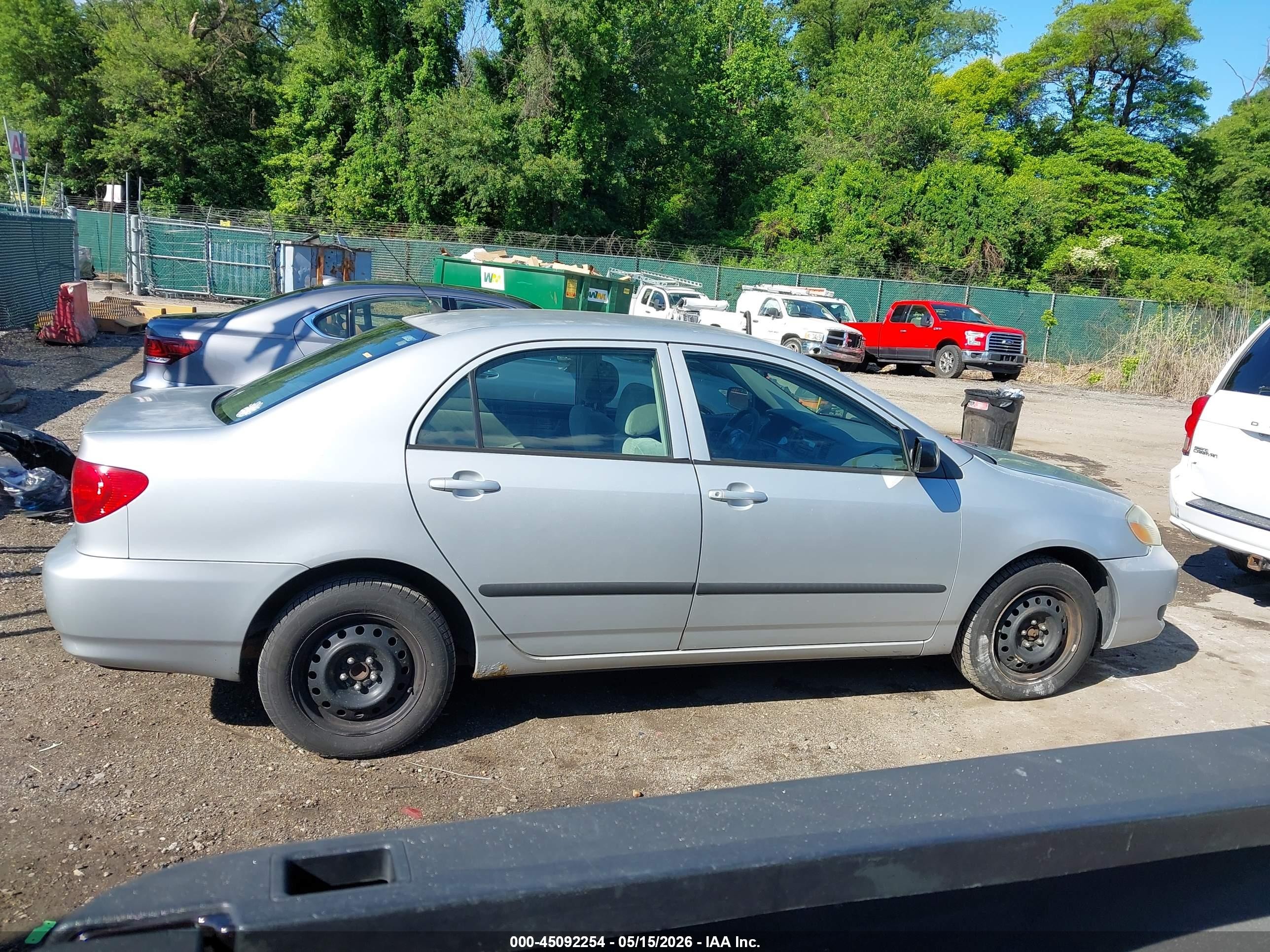2005 Toyota Corolla Ce Silver vin: 2T1BR32E75C332118