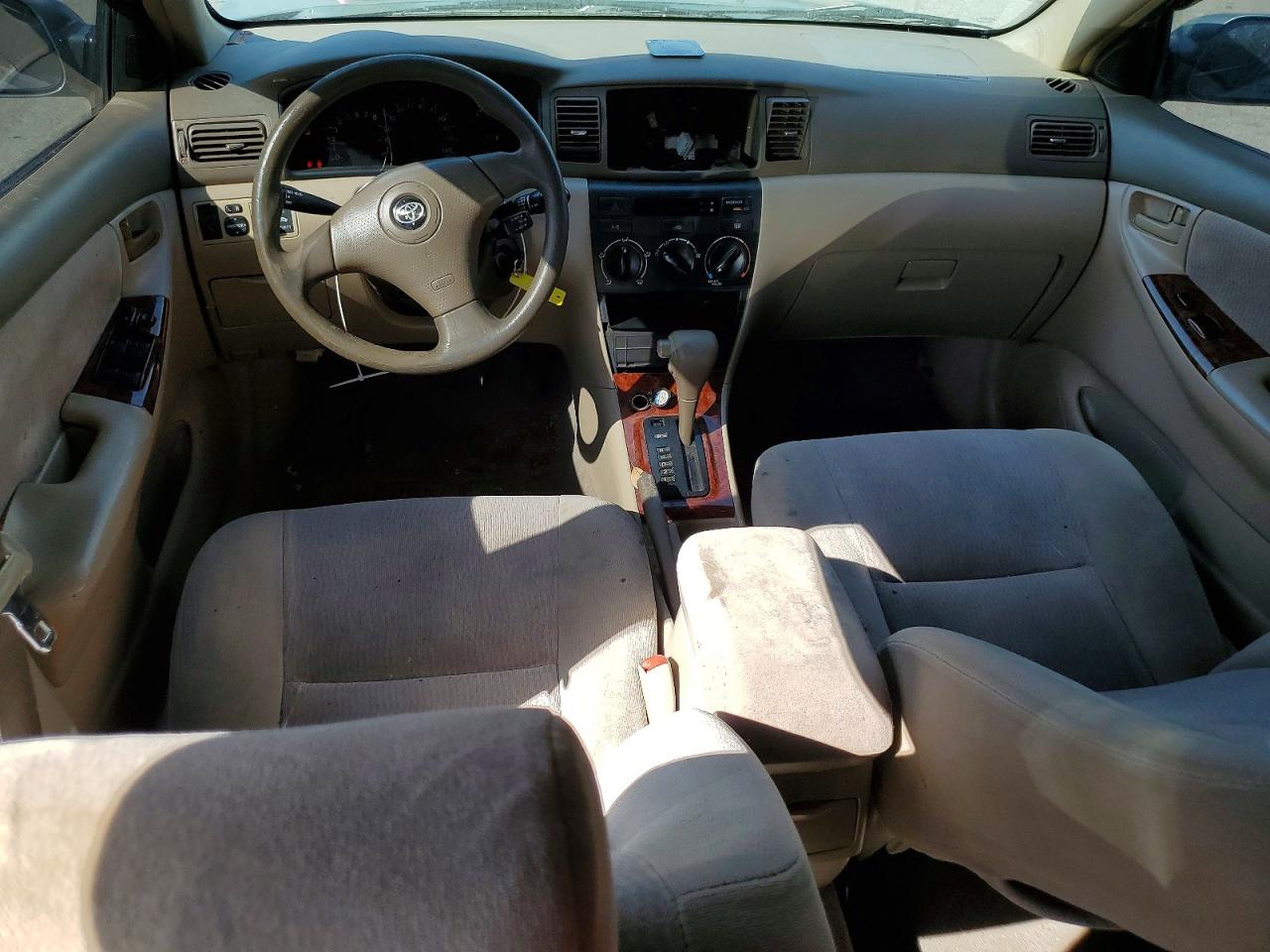 2005 Toyota Corolla Le Green vin: 2T1BR32E75C500047