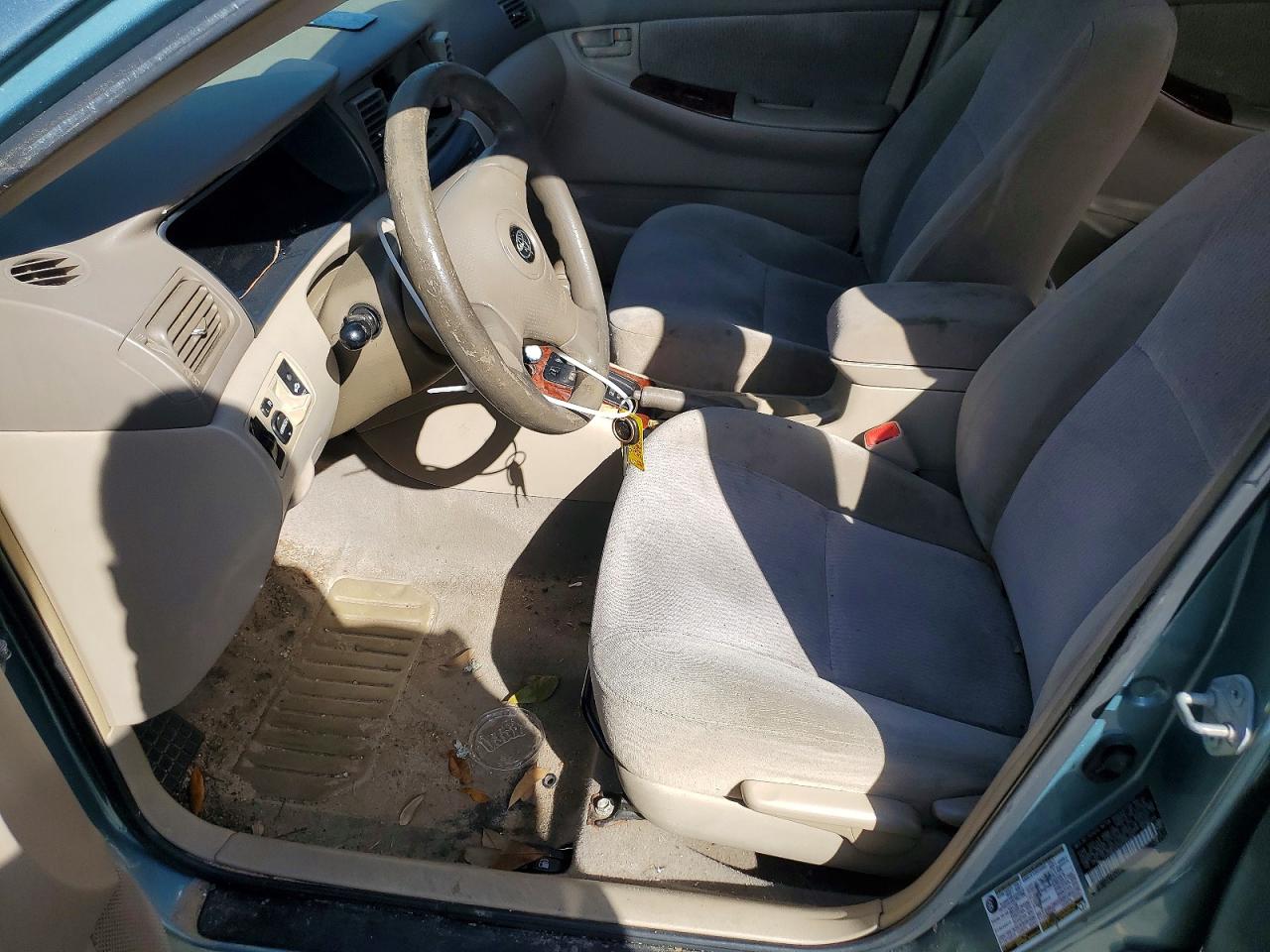 2005 Toyota Corolla Le Green vin: 2T1BR32E75C500047