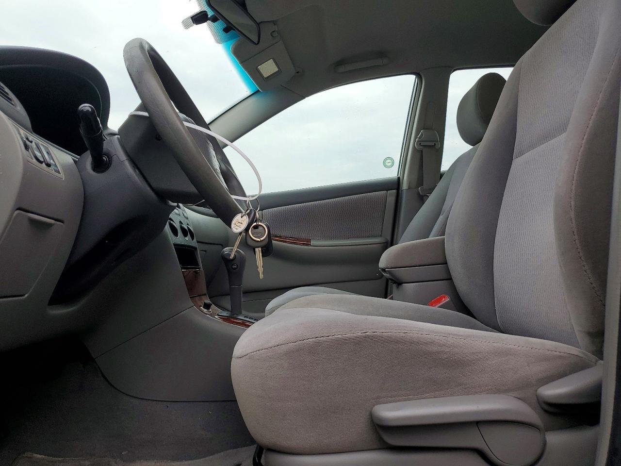 2005 Toyota Corolla Ce Silver vin: 2T1BR32E75C898666