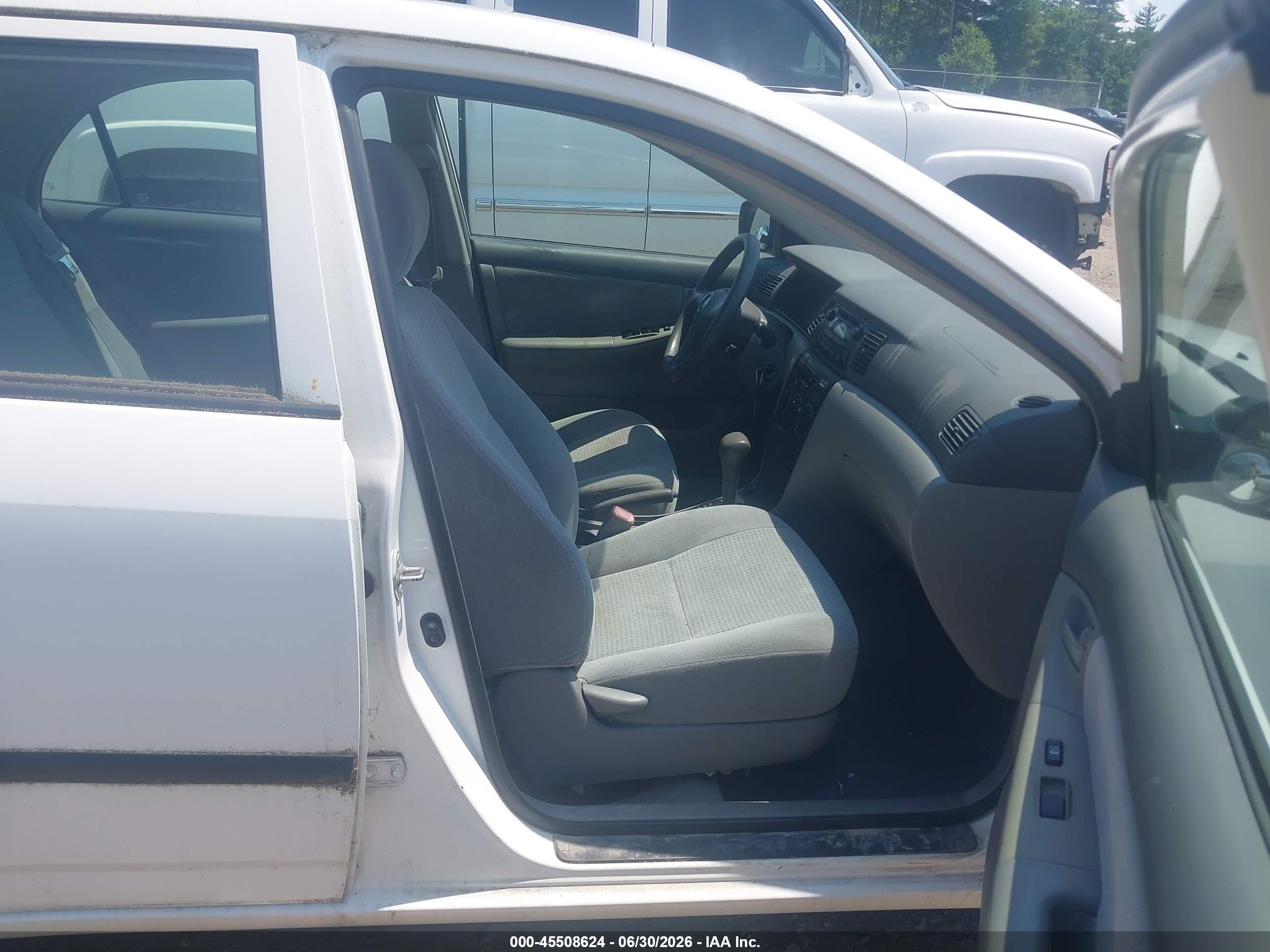 2007 Toyota Corolla Ce White vin: 2T1BR32E77C769992