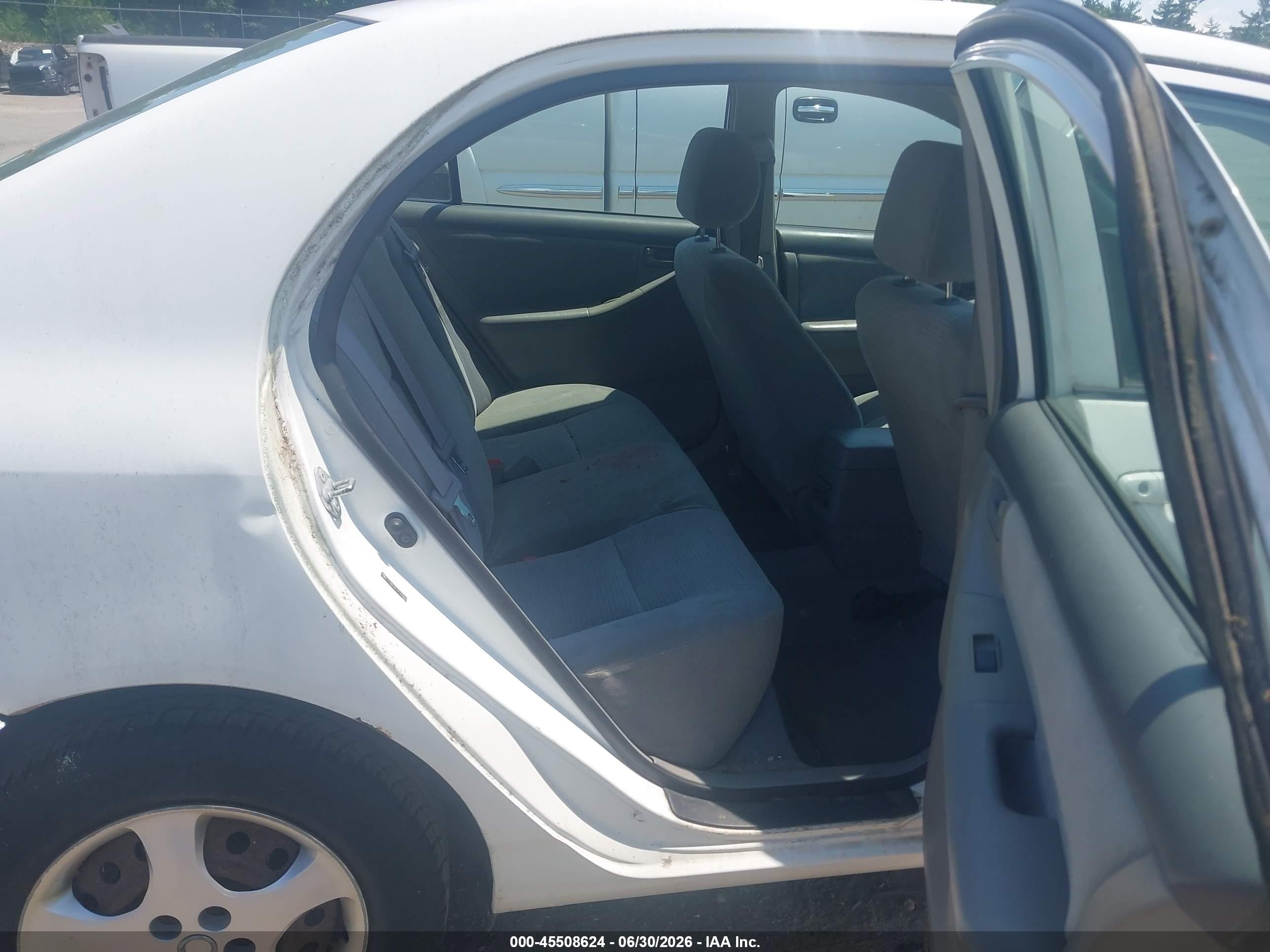 2007 Toyota Corolla Ce White vin: 2T1BR32E77C769992
