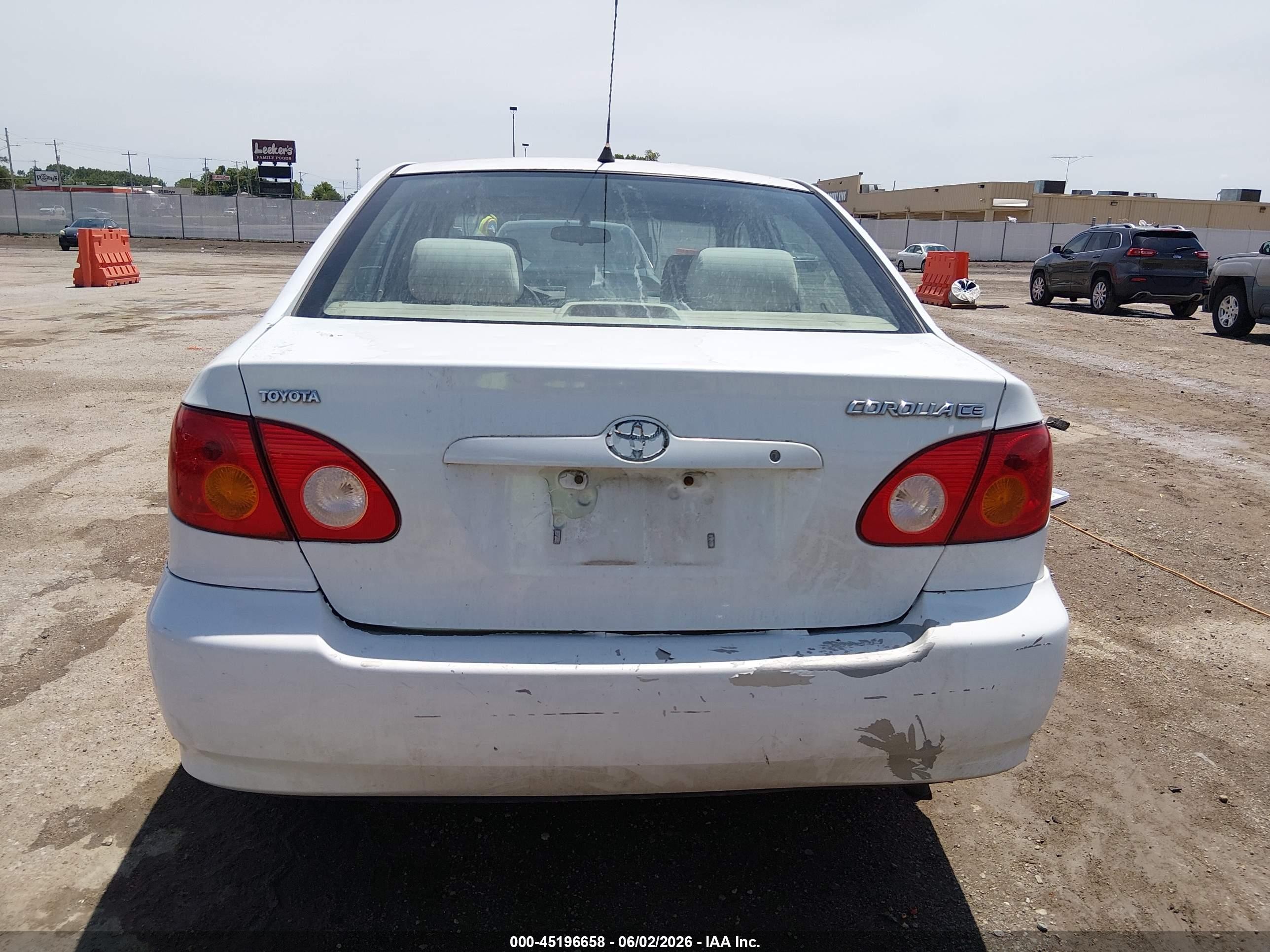 2007 Toyota Corolla Le White vin: 2T1BR32E77C787411