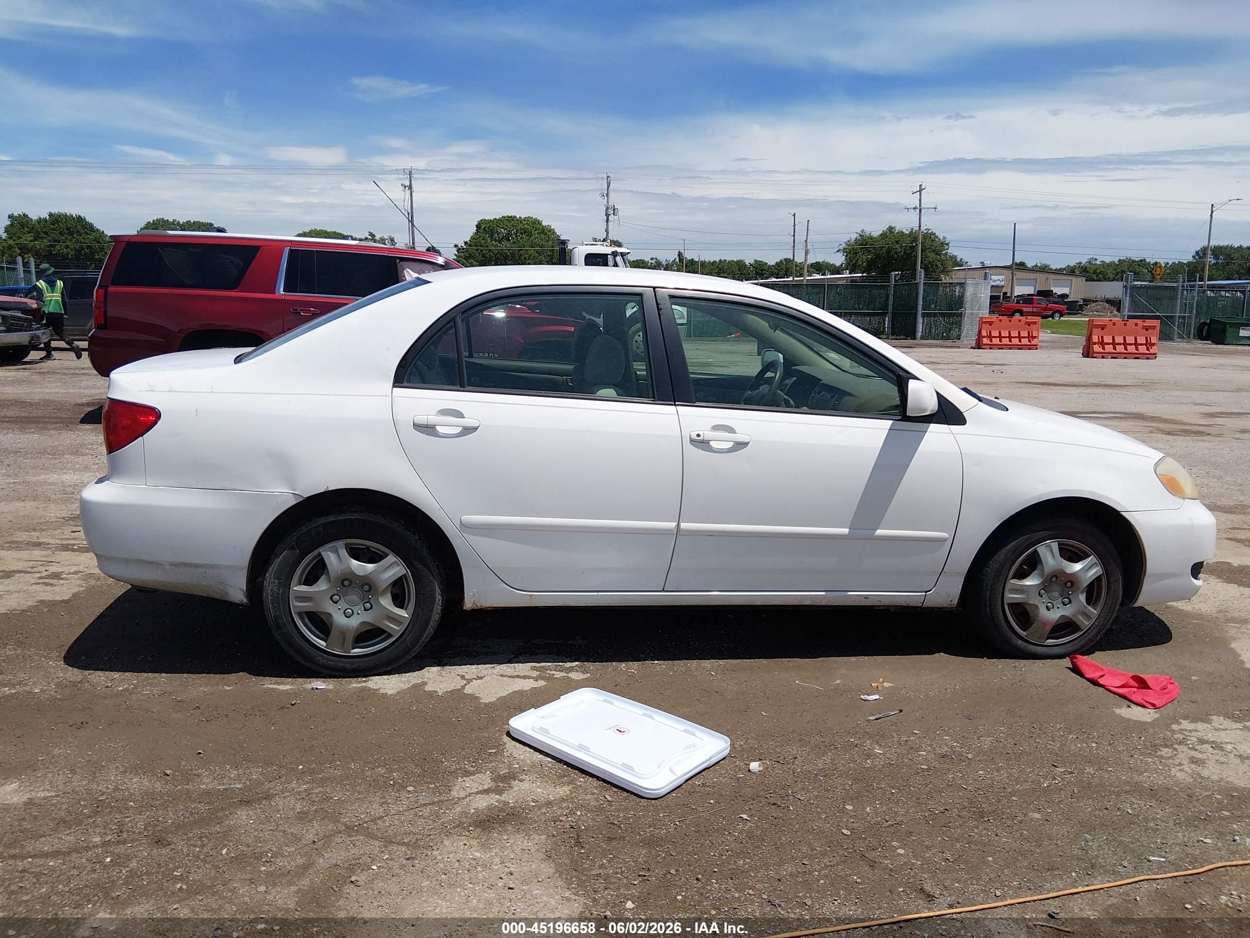 2007 Toyota Corolla Le White vin: 2T1BR32E77C787411