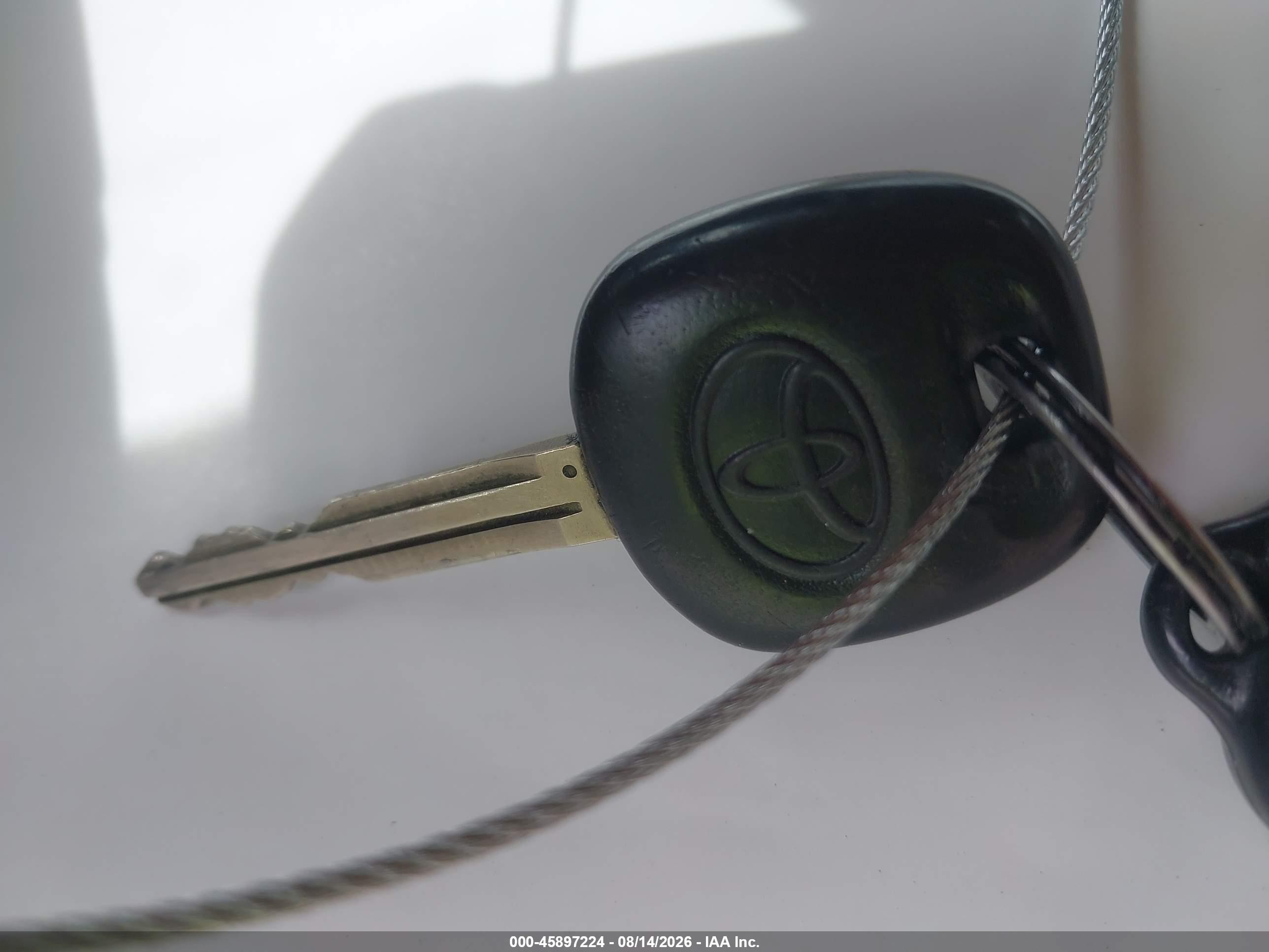 2007 Toyota Corolla Le Gold vin: 2T1BR32E77C791331