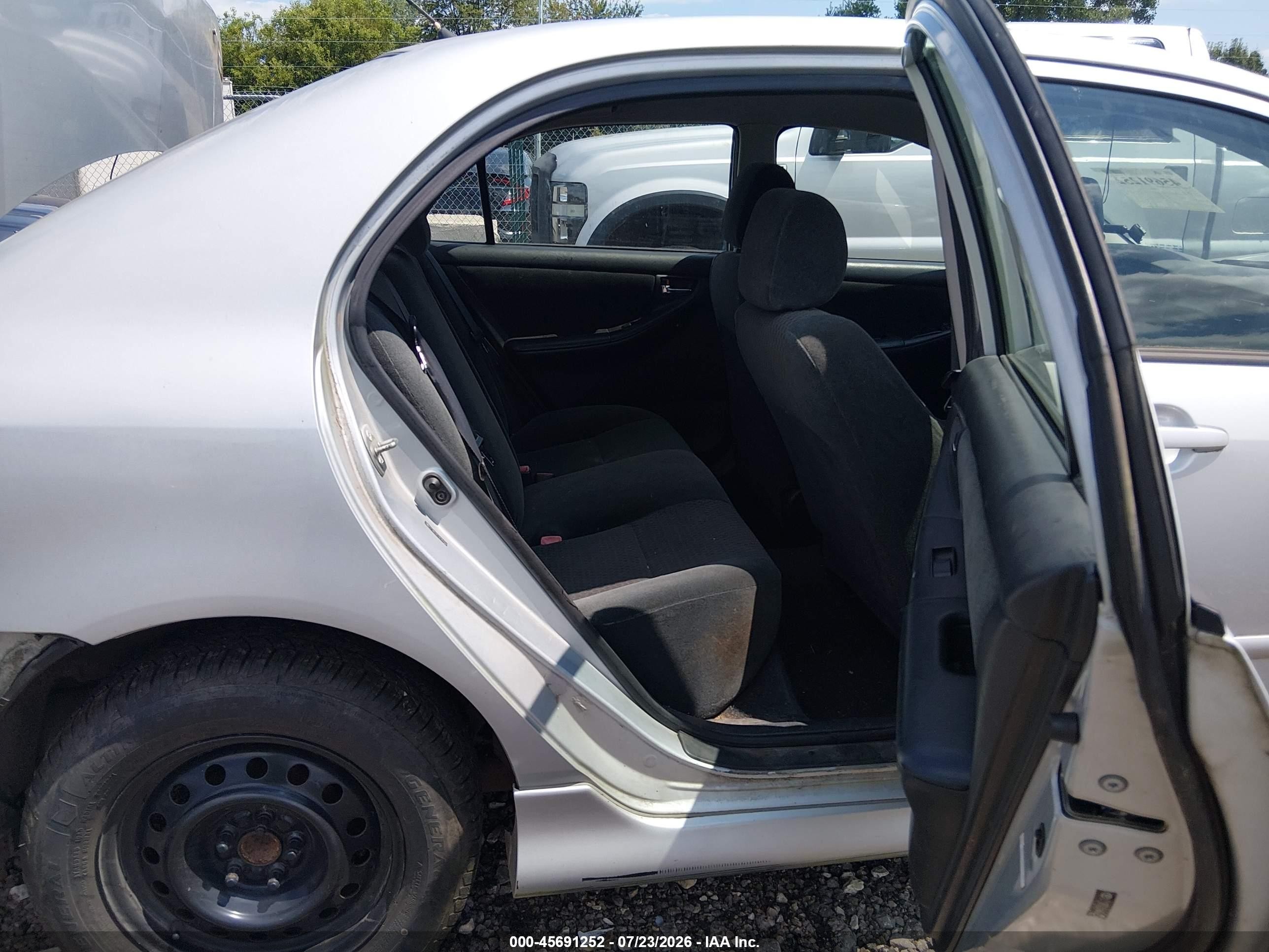 2008 Toyota Corolla S Silver vin: 2T1BR32E78C904504