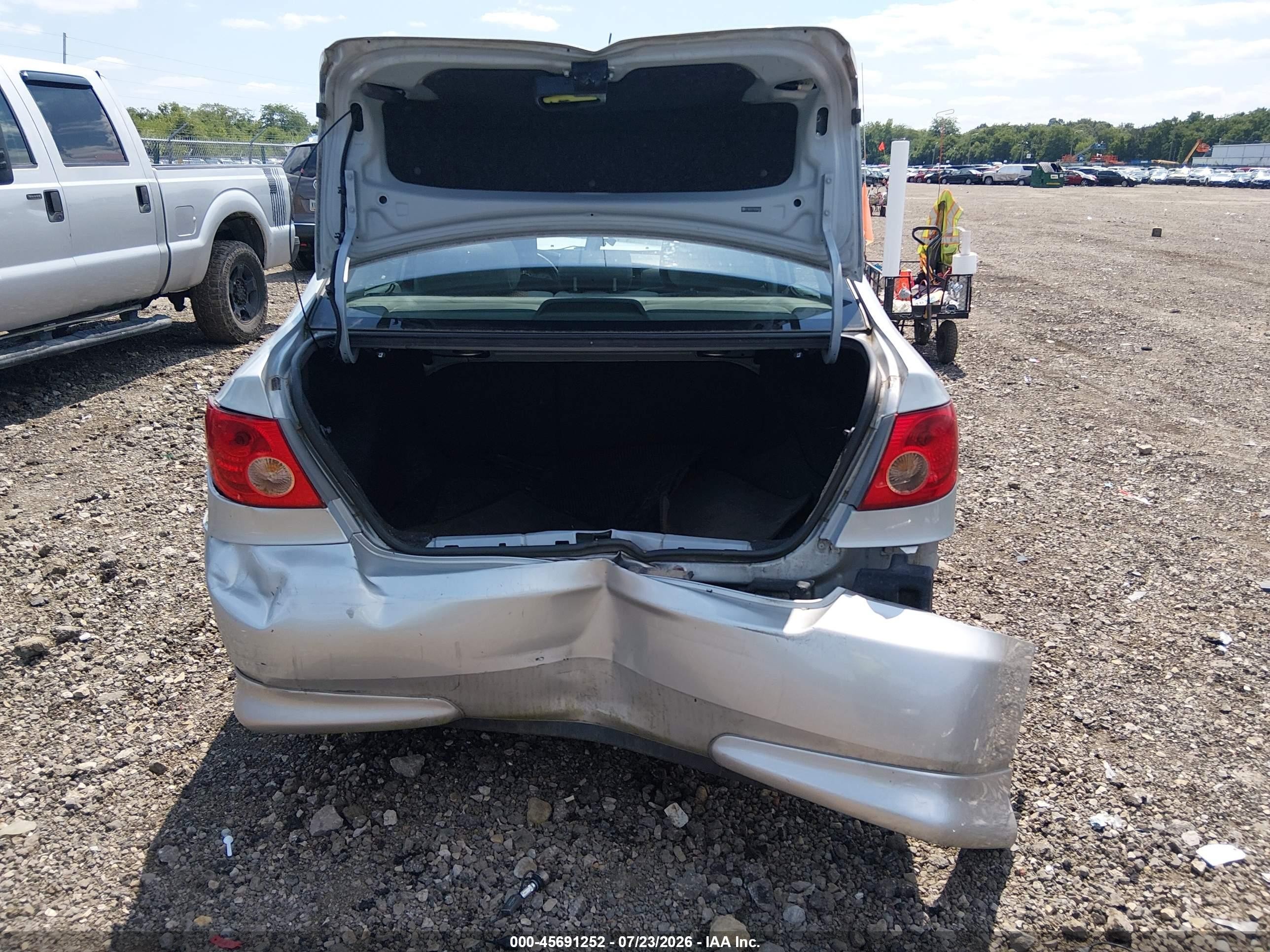 2008 Toyota Corolla S Silver vin: 2T1BR32E78C904504