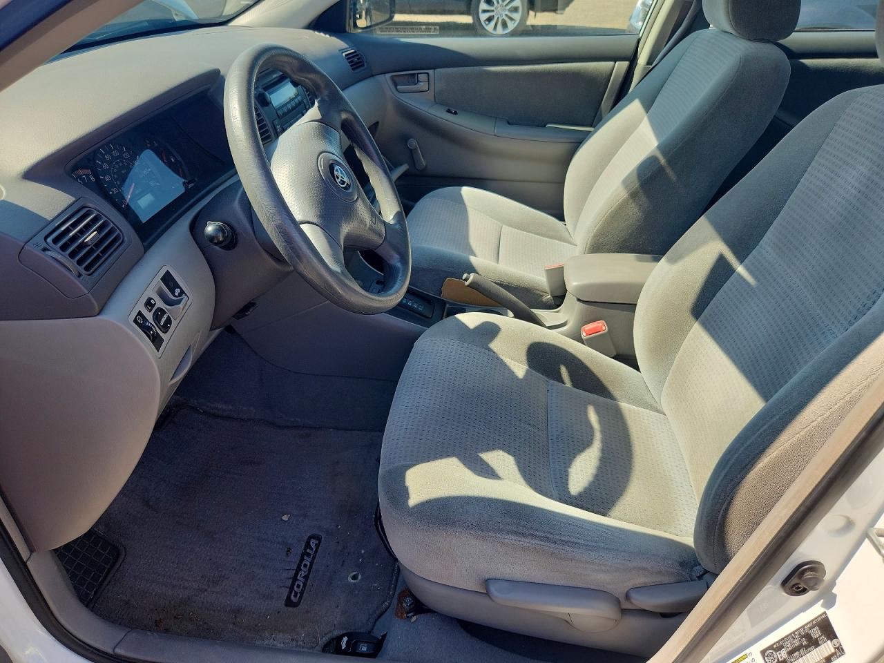 2008 Toyota Corolla Ce White vin: 2T1BR32E78C917060