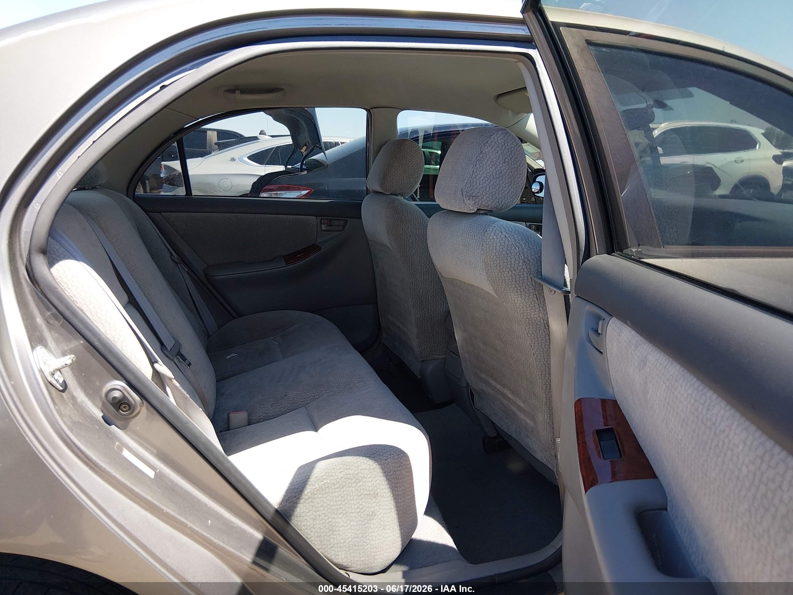 2004 Toyota Corolla Le Gray vin: 2T1BR32E84C281677
