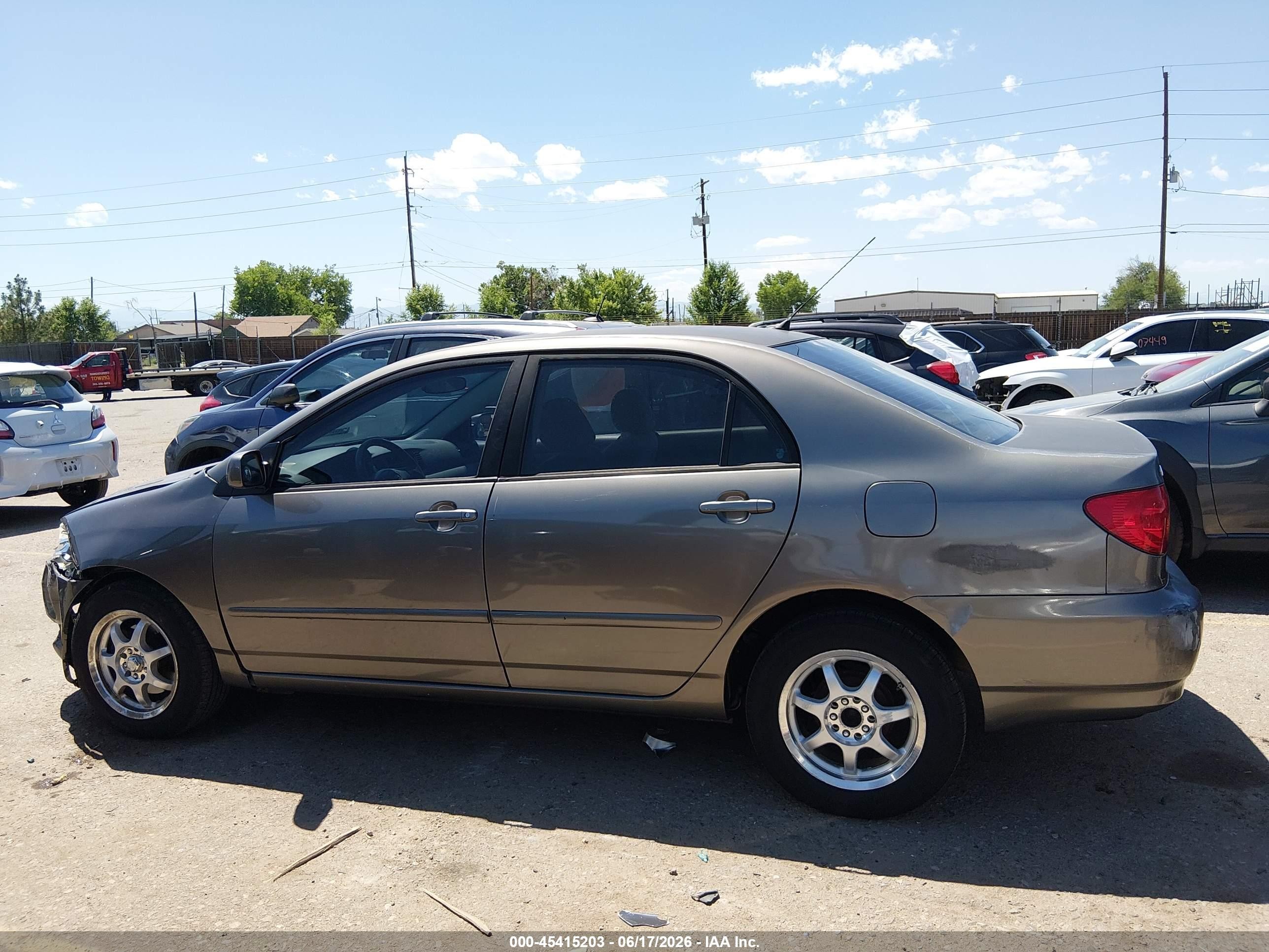 2004 Toyota Corolla Le Gray vin: 2T1BR32E84C281677
