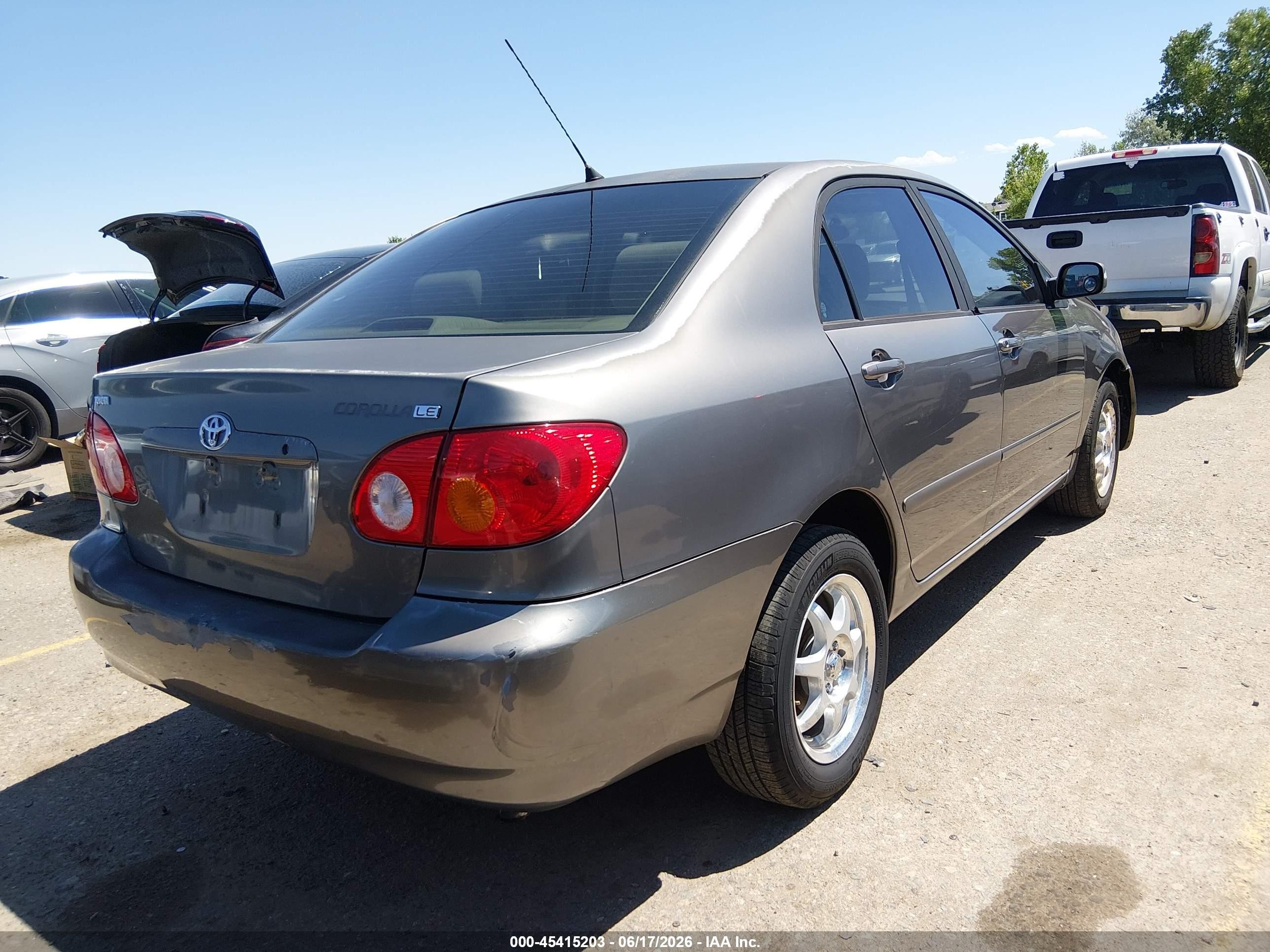 2004 Toyota Corolla Le Gray vin: 2T1BR32E84C281677
