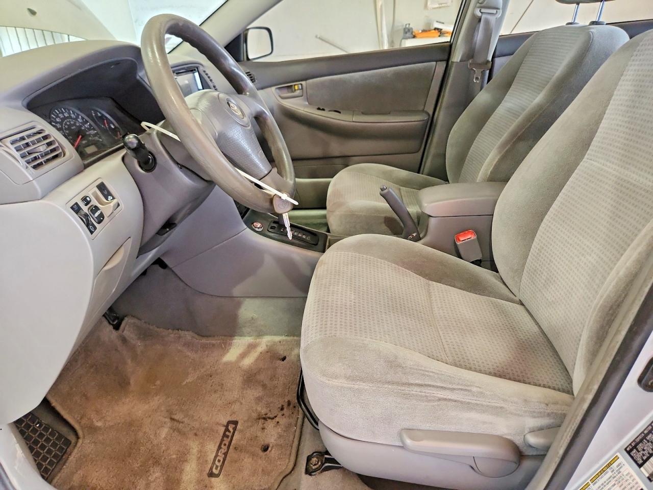 2005 Toyota Corolla Ce Silver vin: 2T1BR32E85C341135