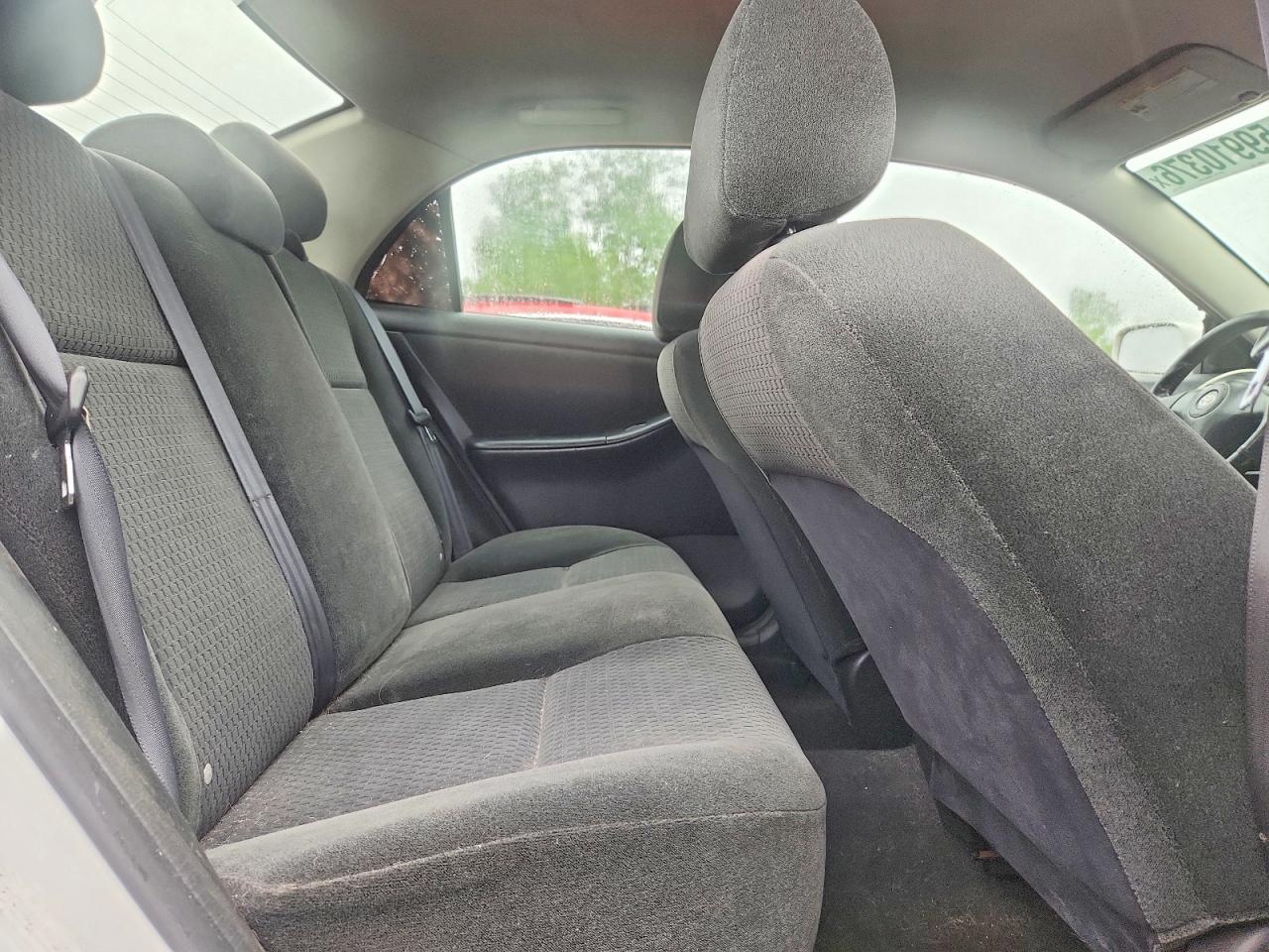 2005 Toyota Corolla S White vin: 2T1BR32E85C441042