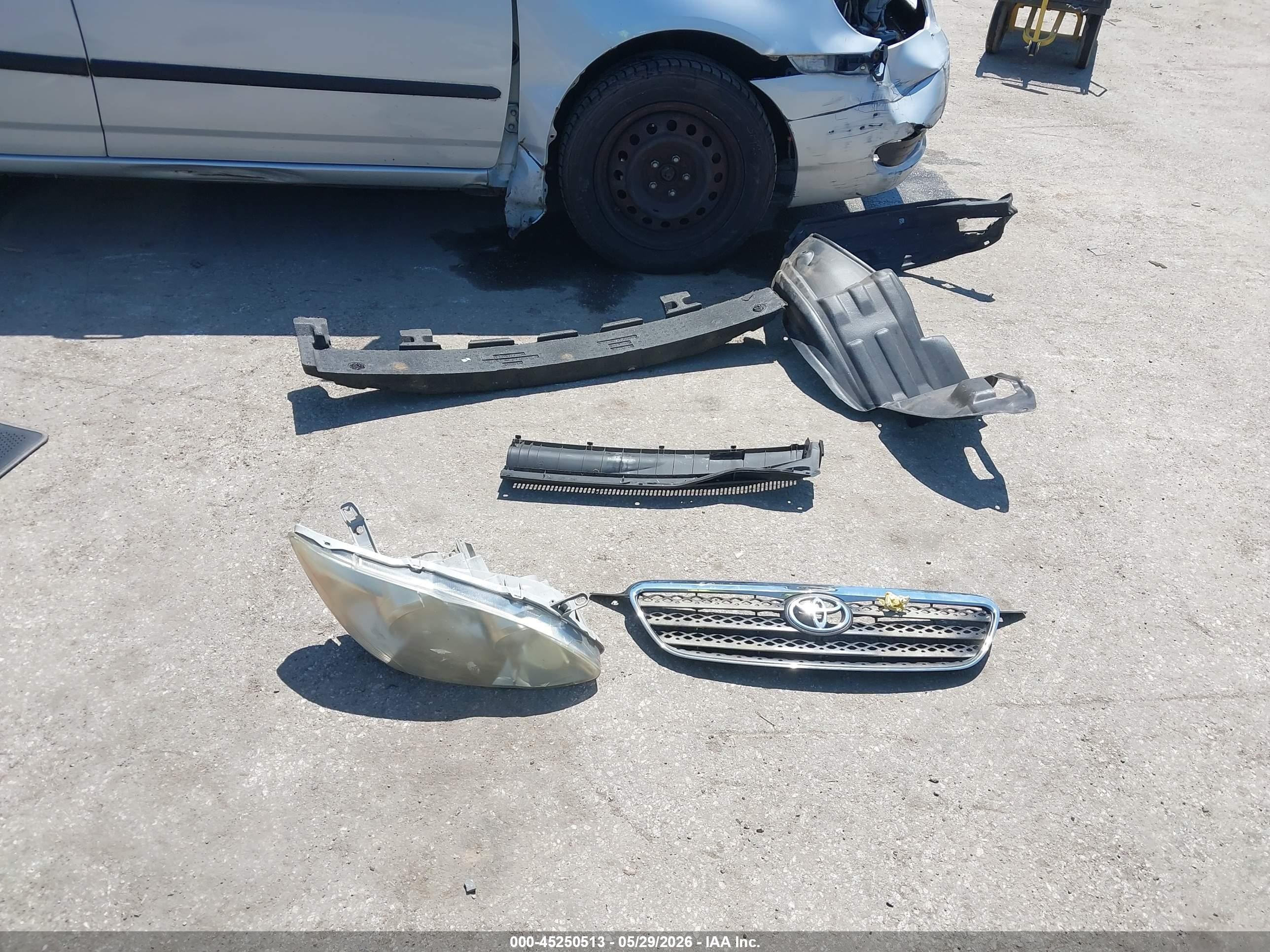 2008 Toyota Corolla Ce Silver vin: 2T1BR32E88C939200