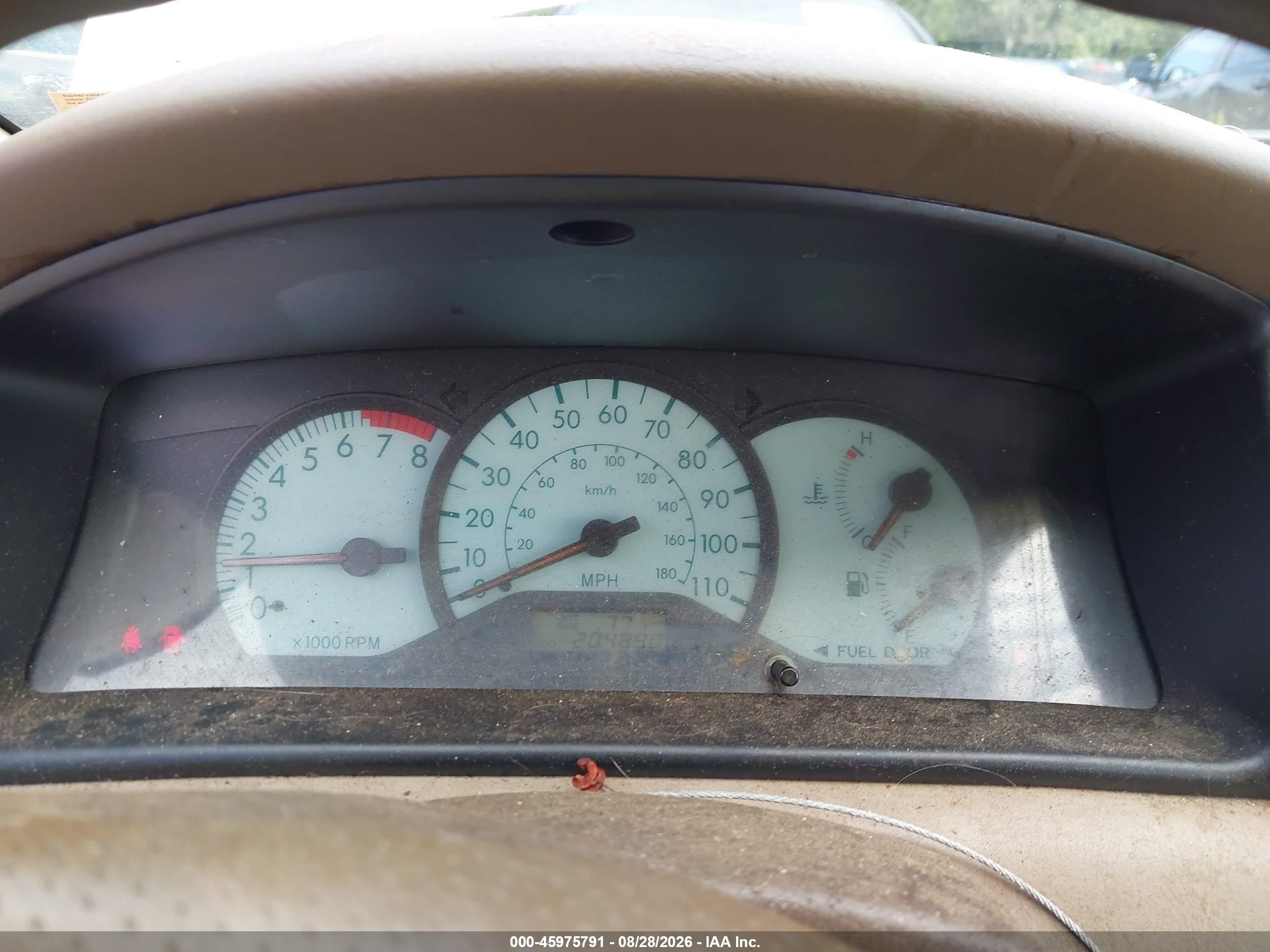 2004 Toyota Corolla Le Белый vin: 2T1BR32E94C182124