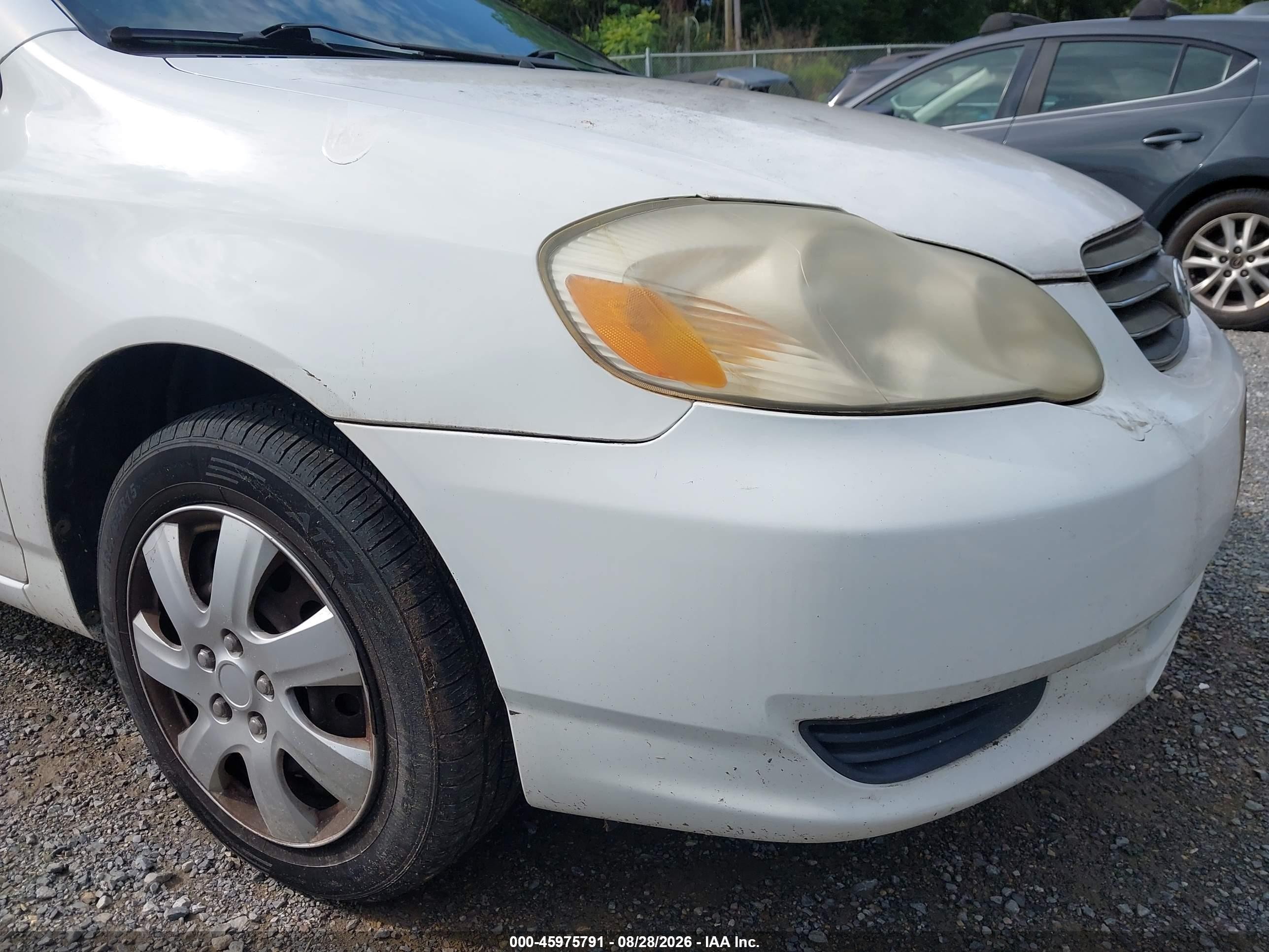 2004 Toyota Corolla Le Белый vin: 2T1BR32E94C182124
