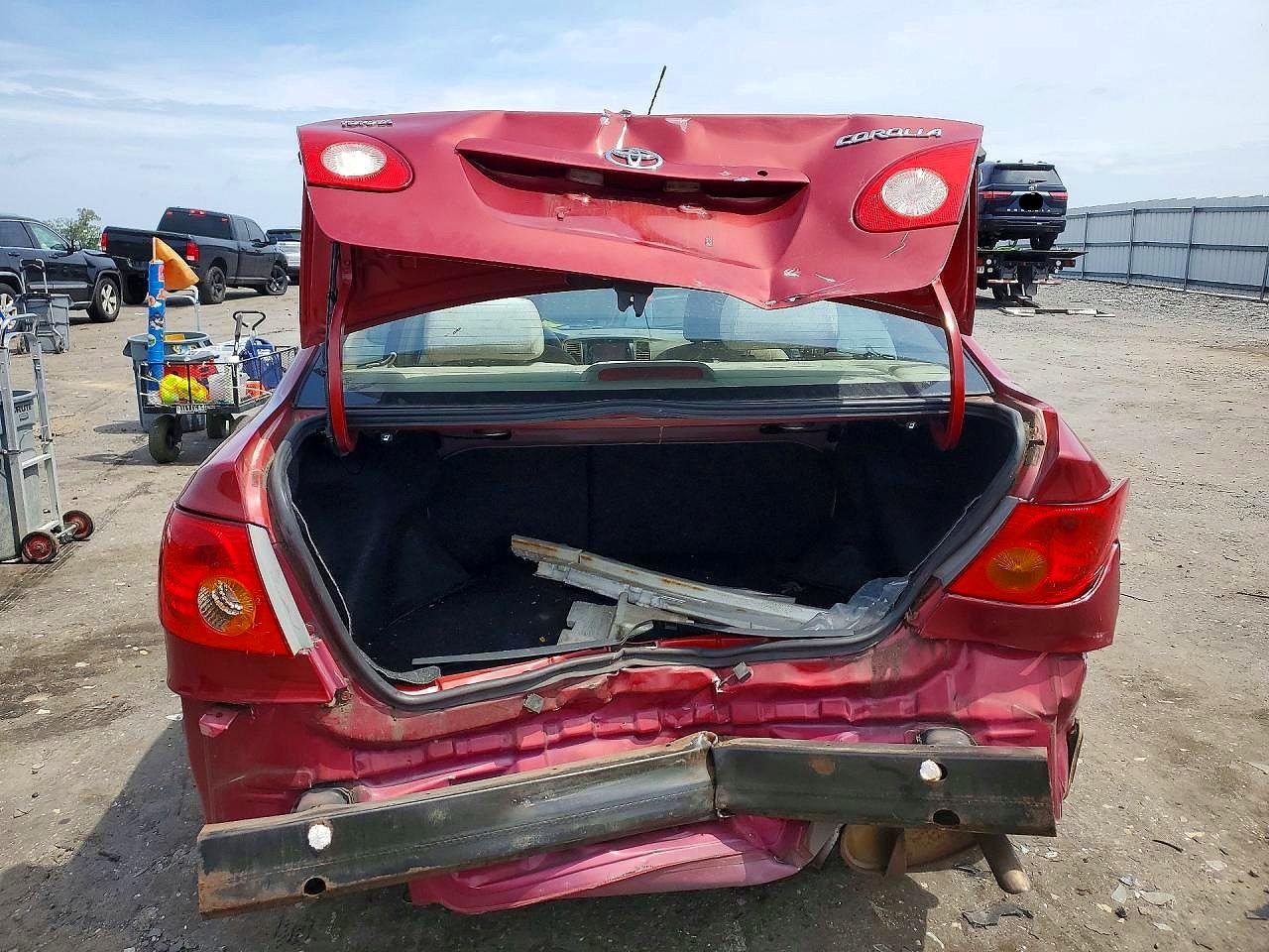 2004 Toyota Corolla Le Red vin: 2T1BR32E94C227630