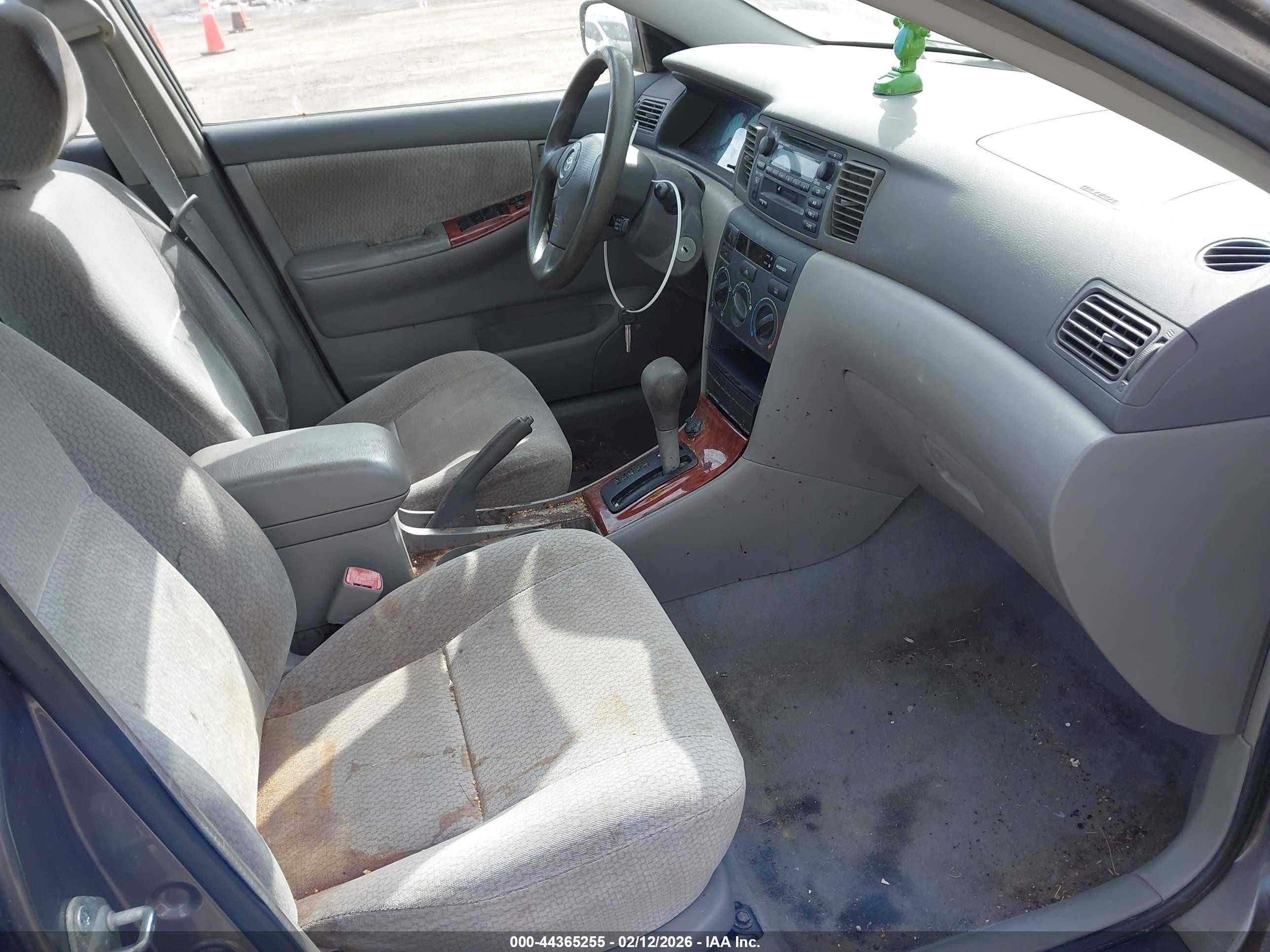 2004 Toyota Corolla Le Gray vin: 2T1BR32E94C251829