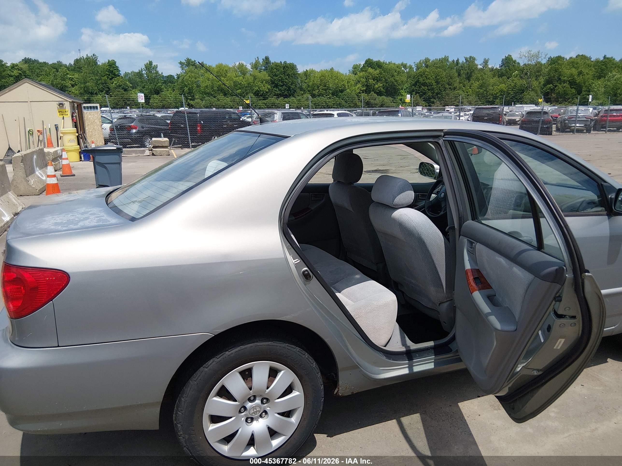2004 Toyota Corolla Le Silver vin: 2T1BR32E94C270817