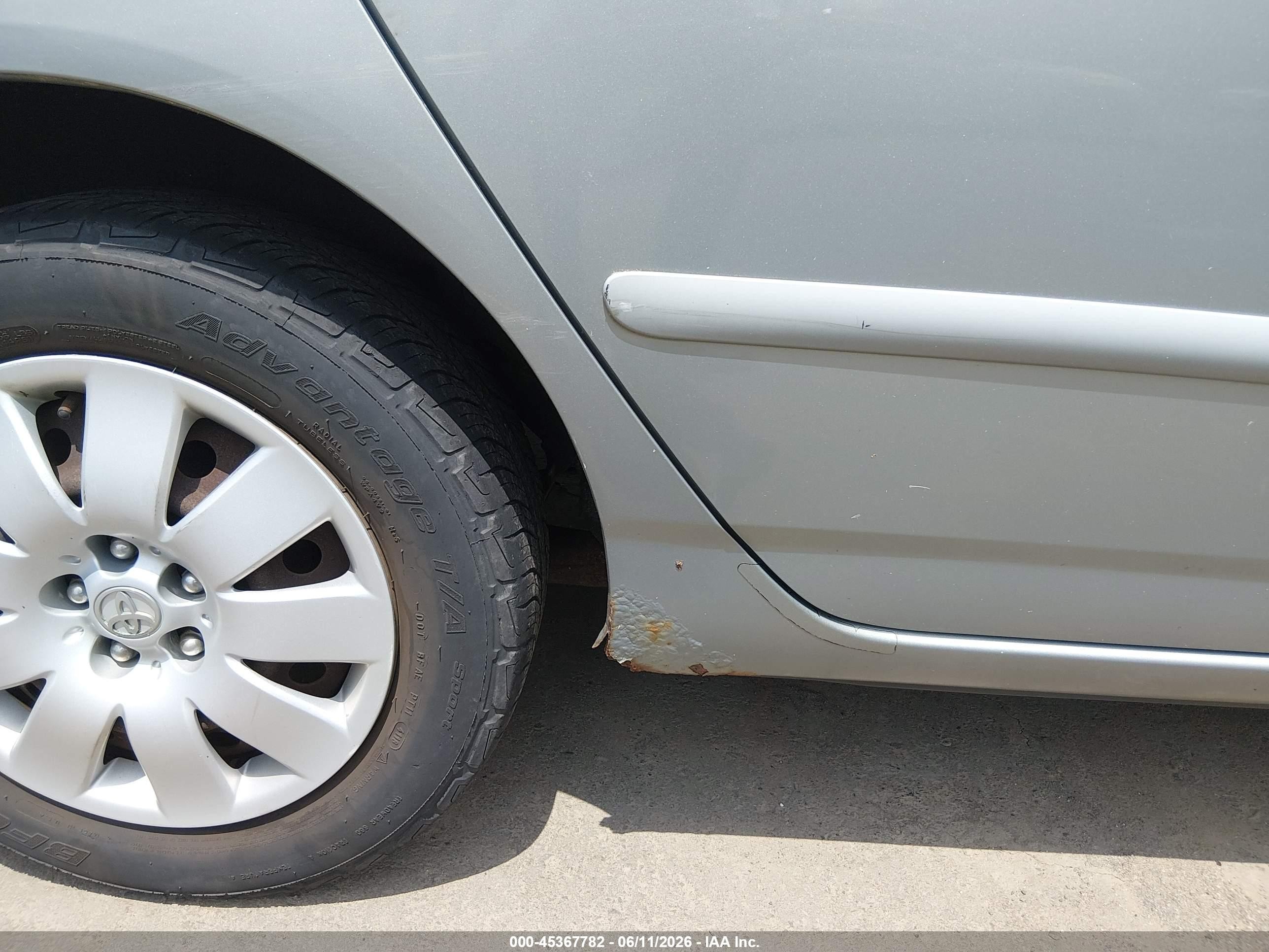 2004 Toyota Corolla Le Silver vin: 2T1BR32E94C270817