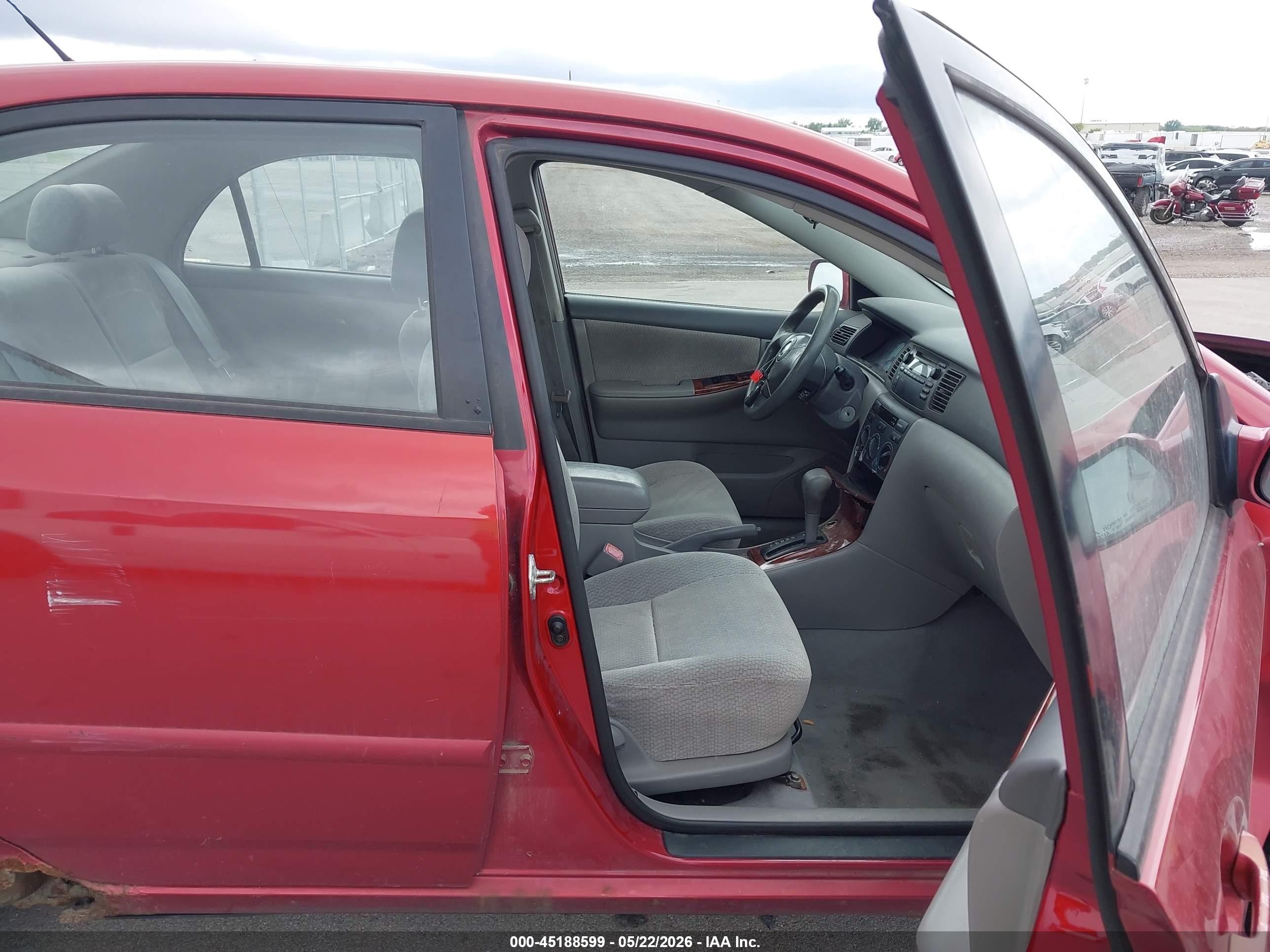 2004 Toyota Corolla Le Красный vin: 2T1BR32E94C315819