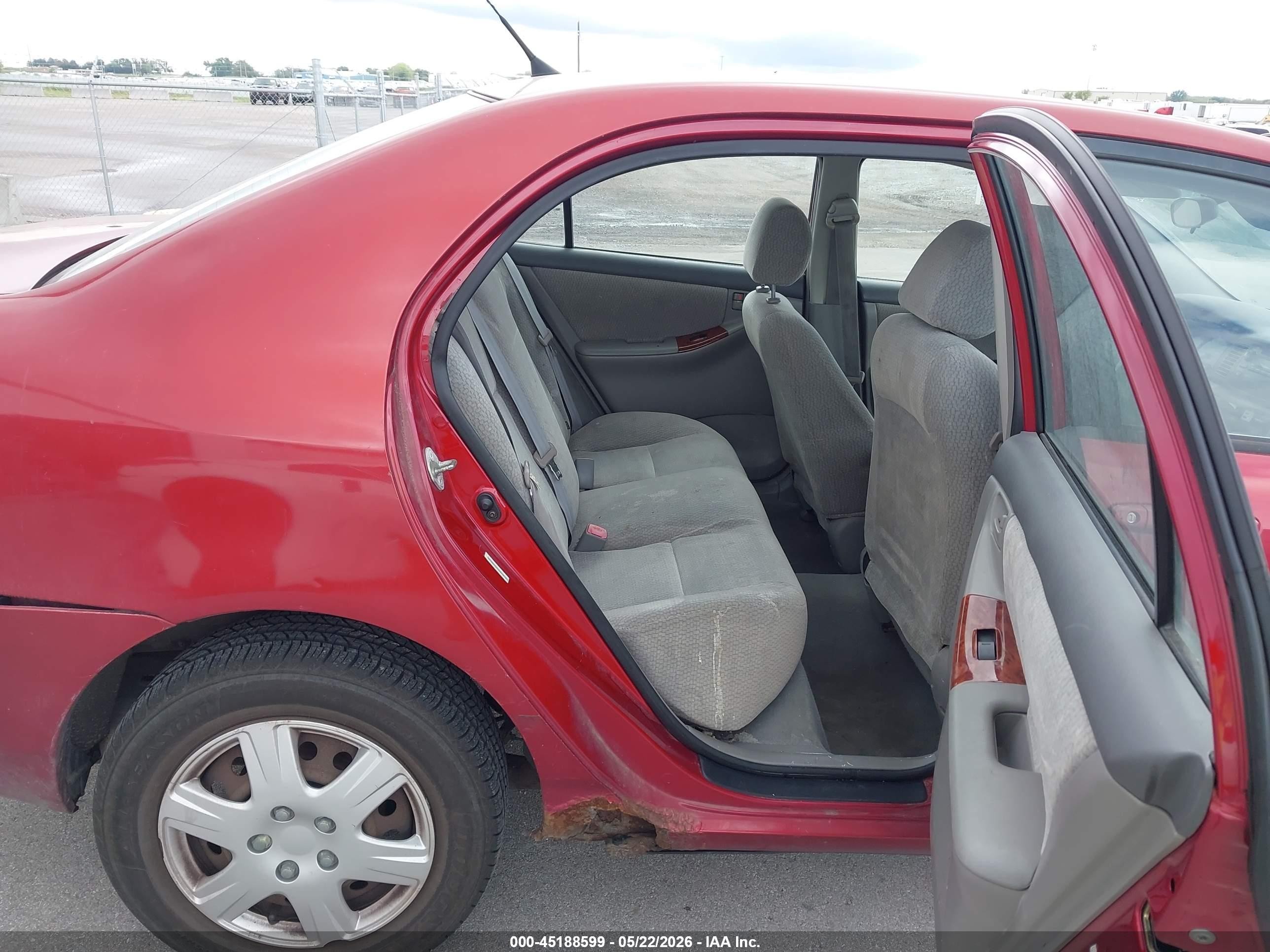 2004 Toyota Corolla Le Красный vin: 2T1BR32E94C315819