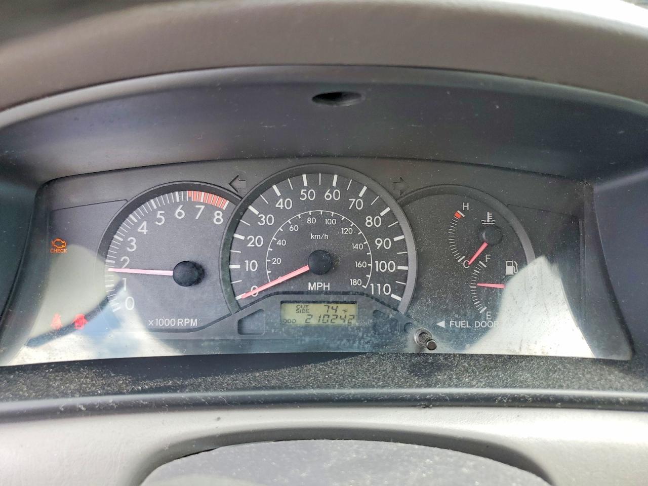 2005 Toyota Corolla Ce Silver vin: 2T1BR32E95C338227