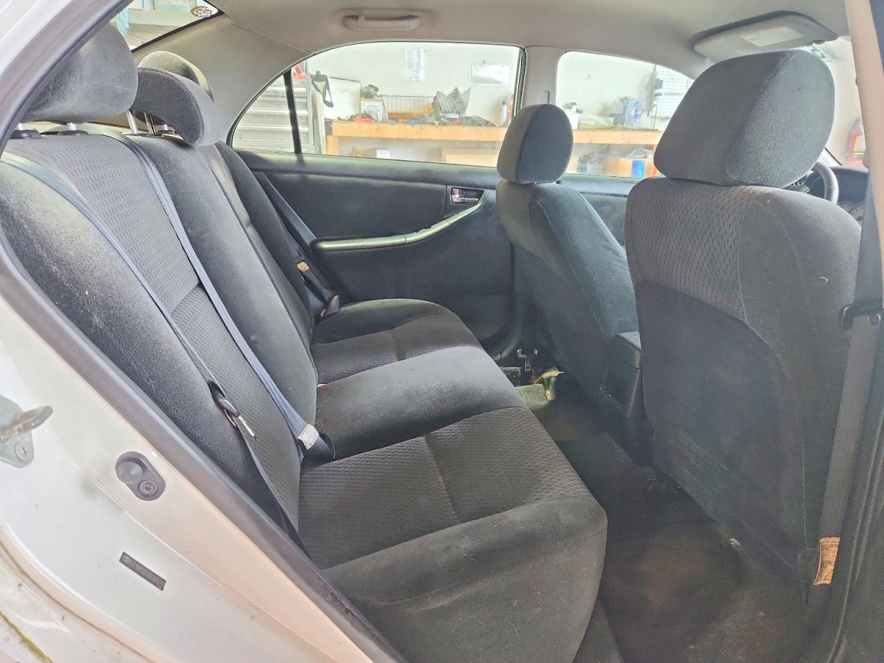 2005 Toyota Corolla S White vin: 2T1BR32E95C424749