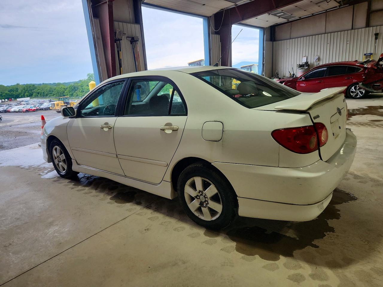 2005 Toyota Corolla S White vin: 2T1BR32E95C424749
