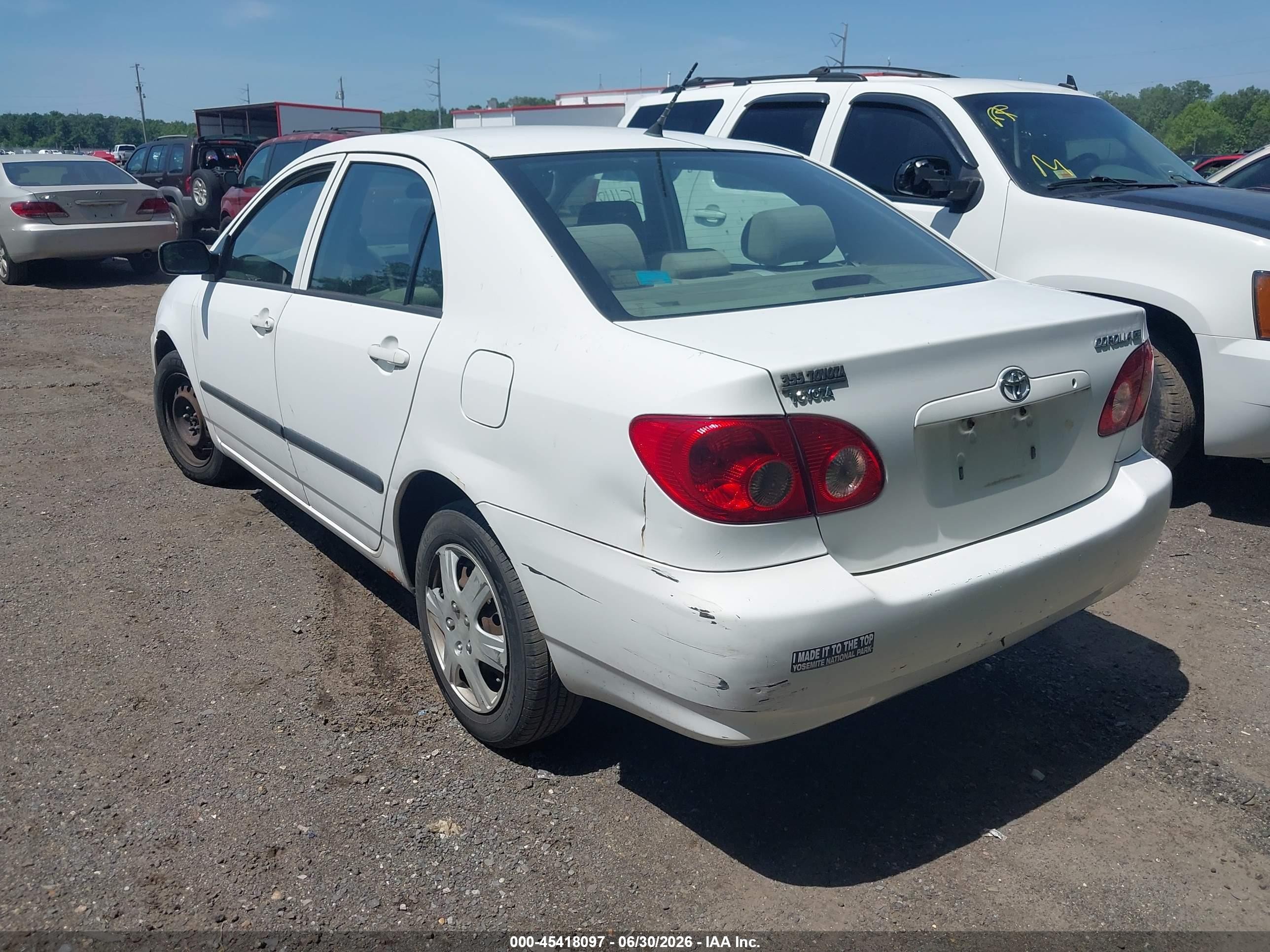 2005 Toyota Corolla Ce White vin: 2T1BR32E95C440661
