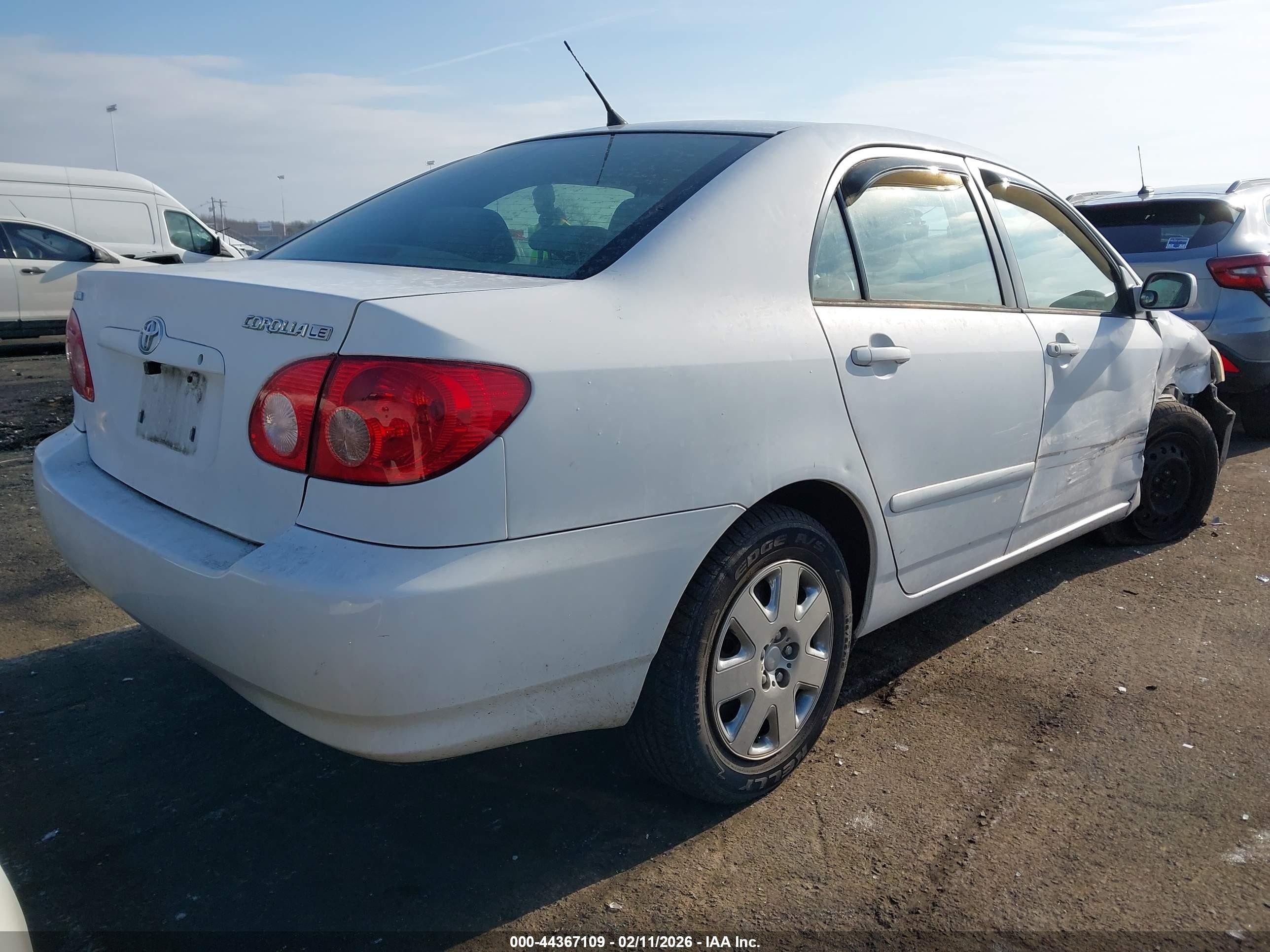 2005 Toyota Corolla Le White vin: 2T1BR32E95C464720